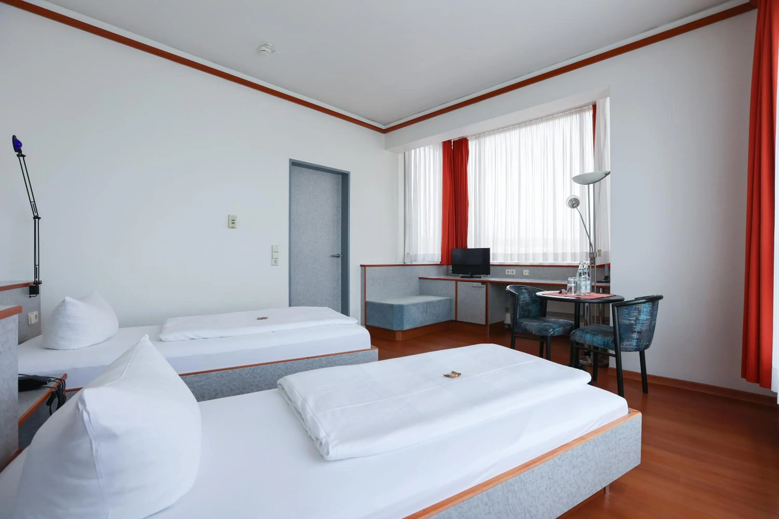 Bedroom, Bed in Hotel Blaubeurer Tor