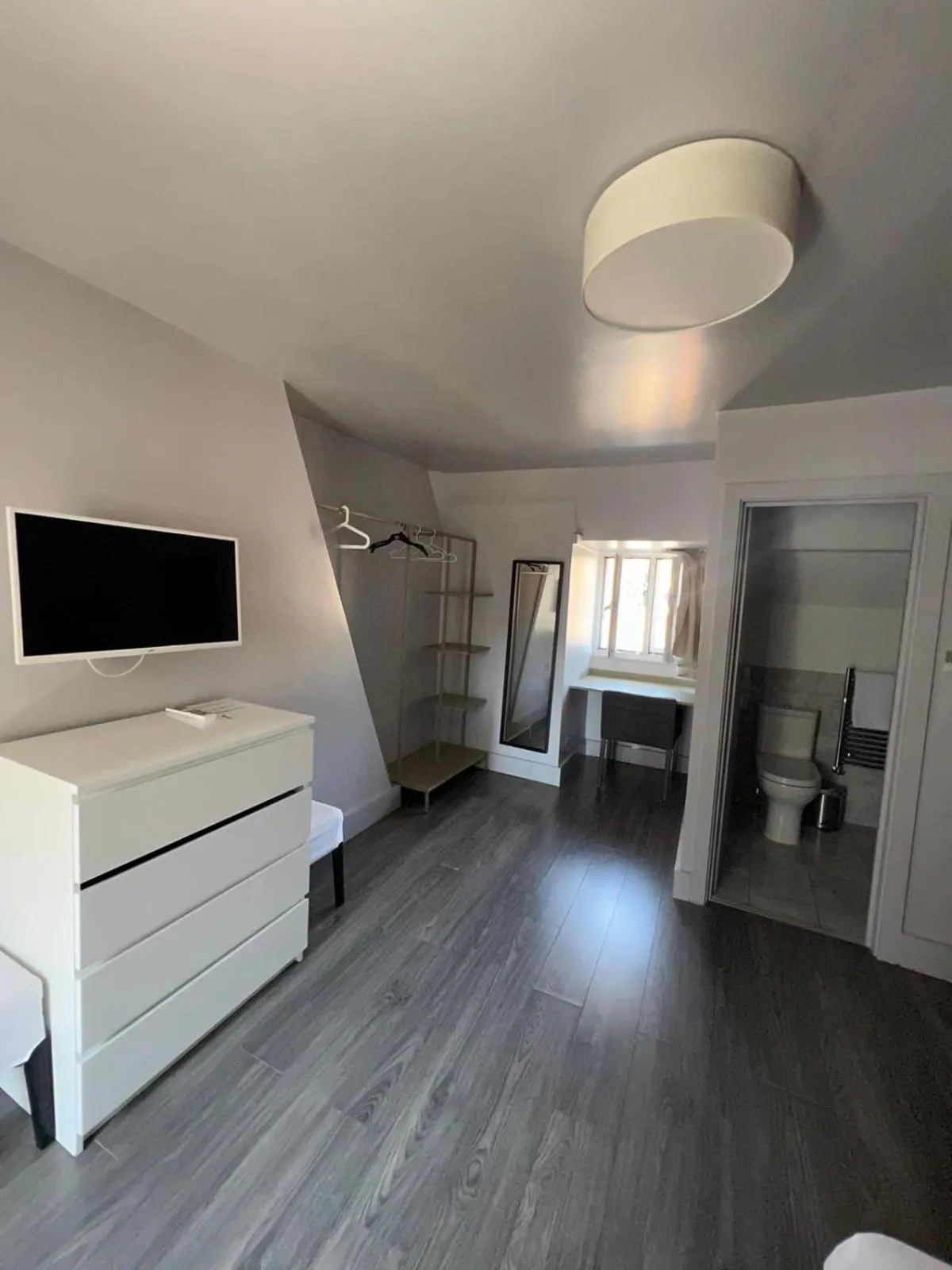 Bed in Petticoat Accommodations