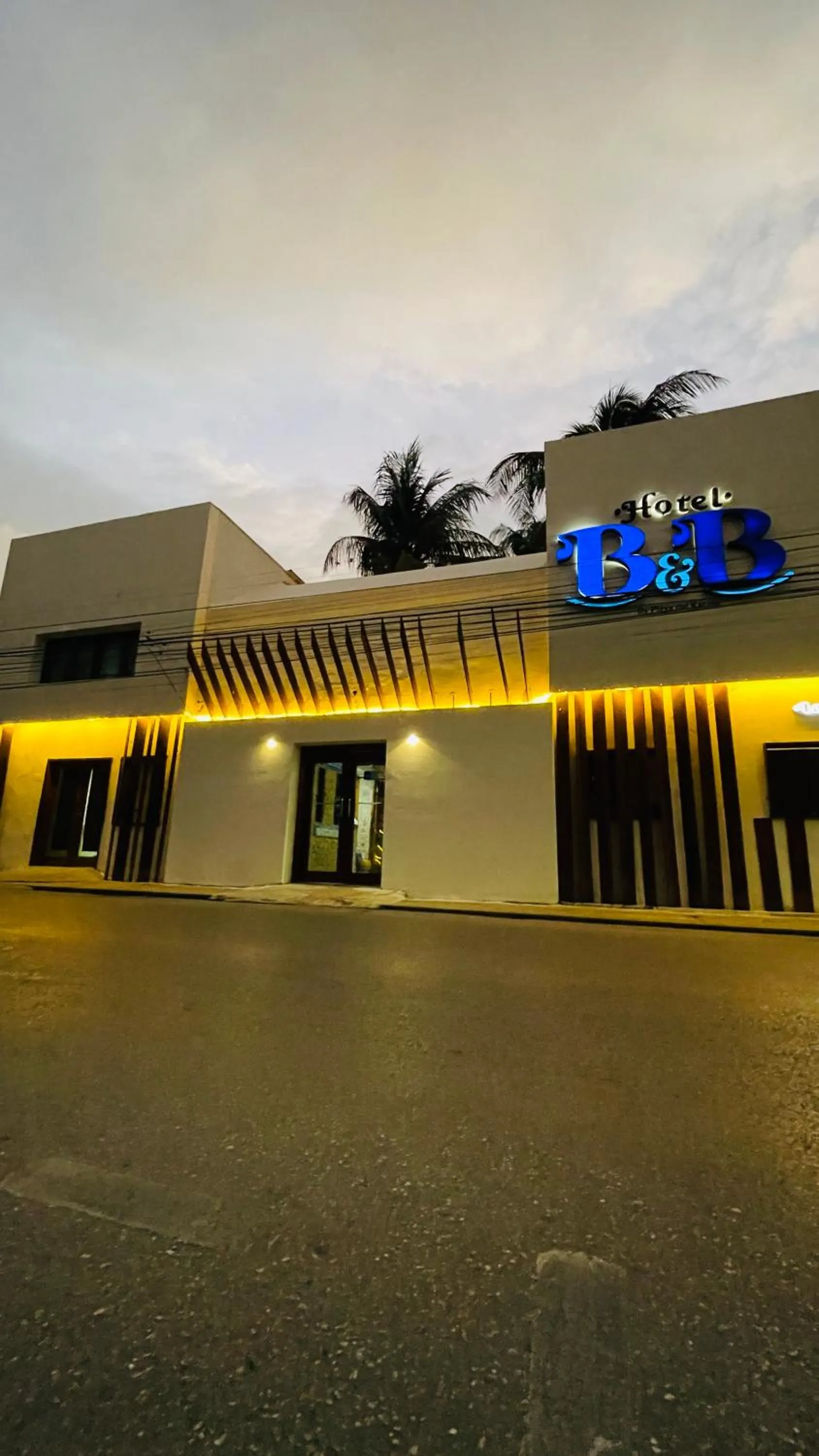 Property building in Hotel B&B - 5th Avenue