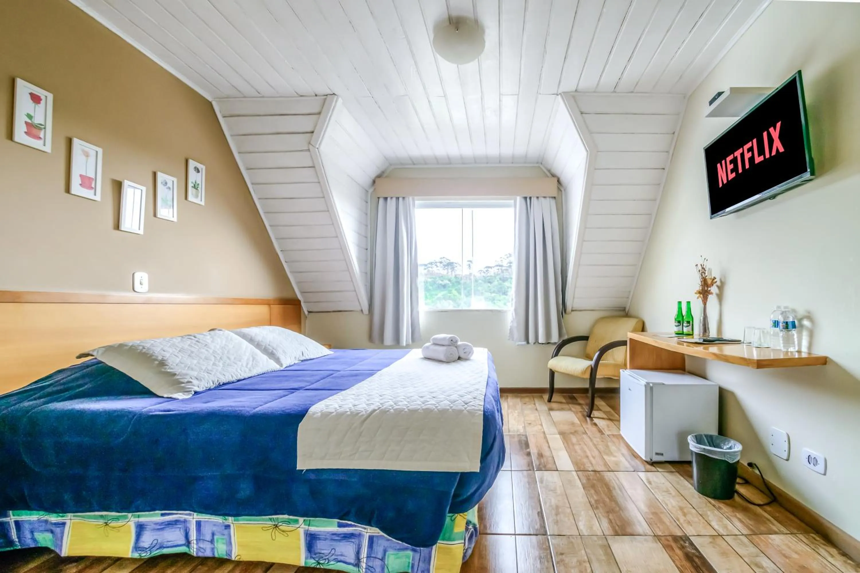 Large Double Room in VELINN Pousada Parque das Flores