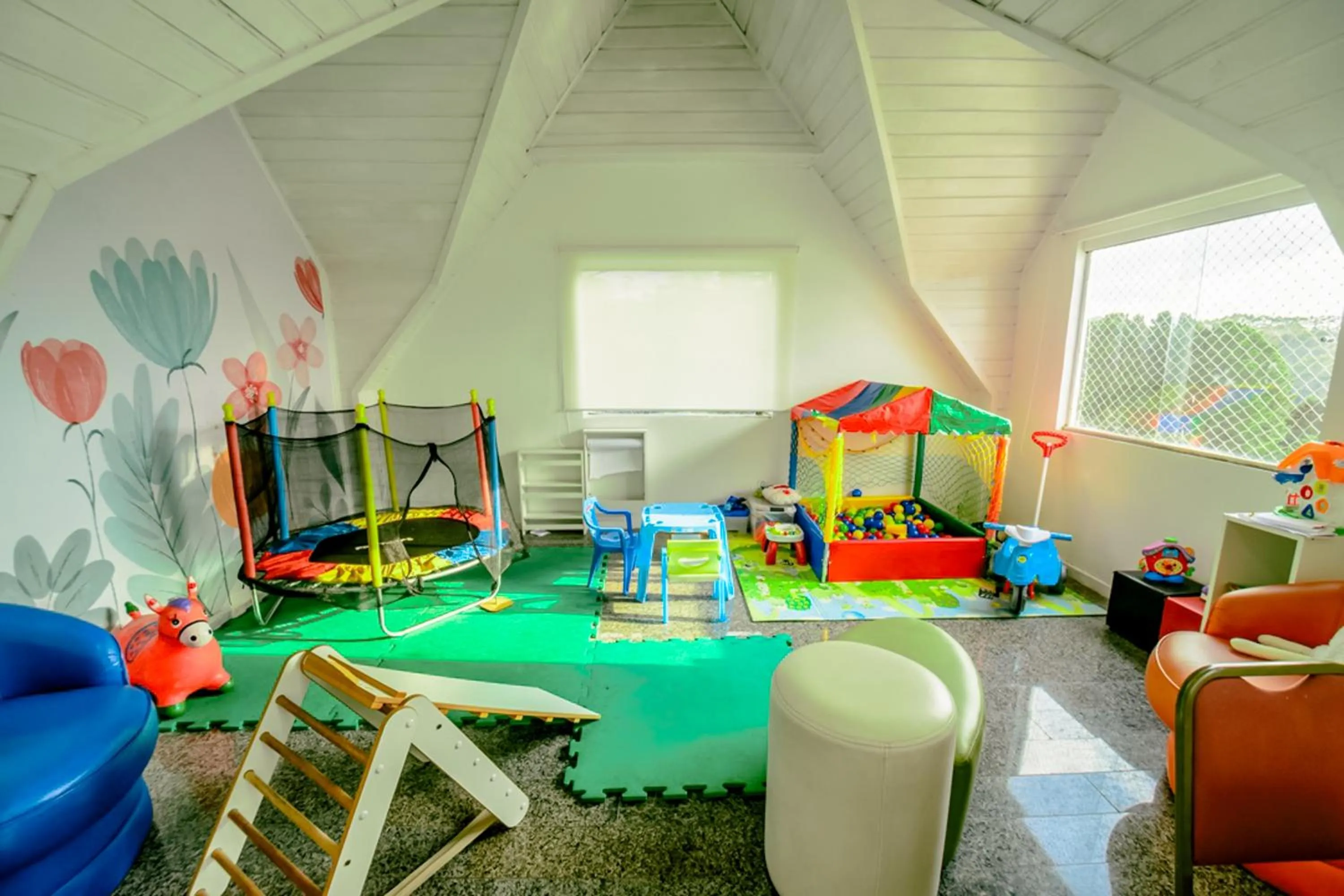 children in Pousada Parque das Flores