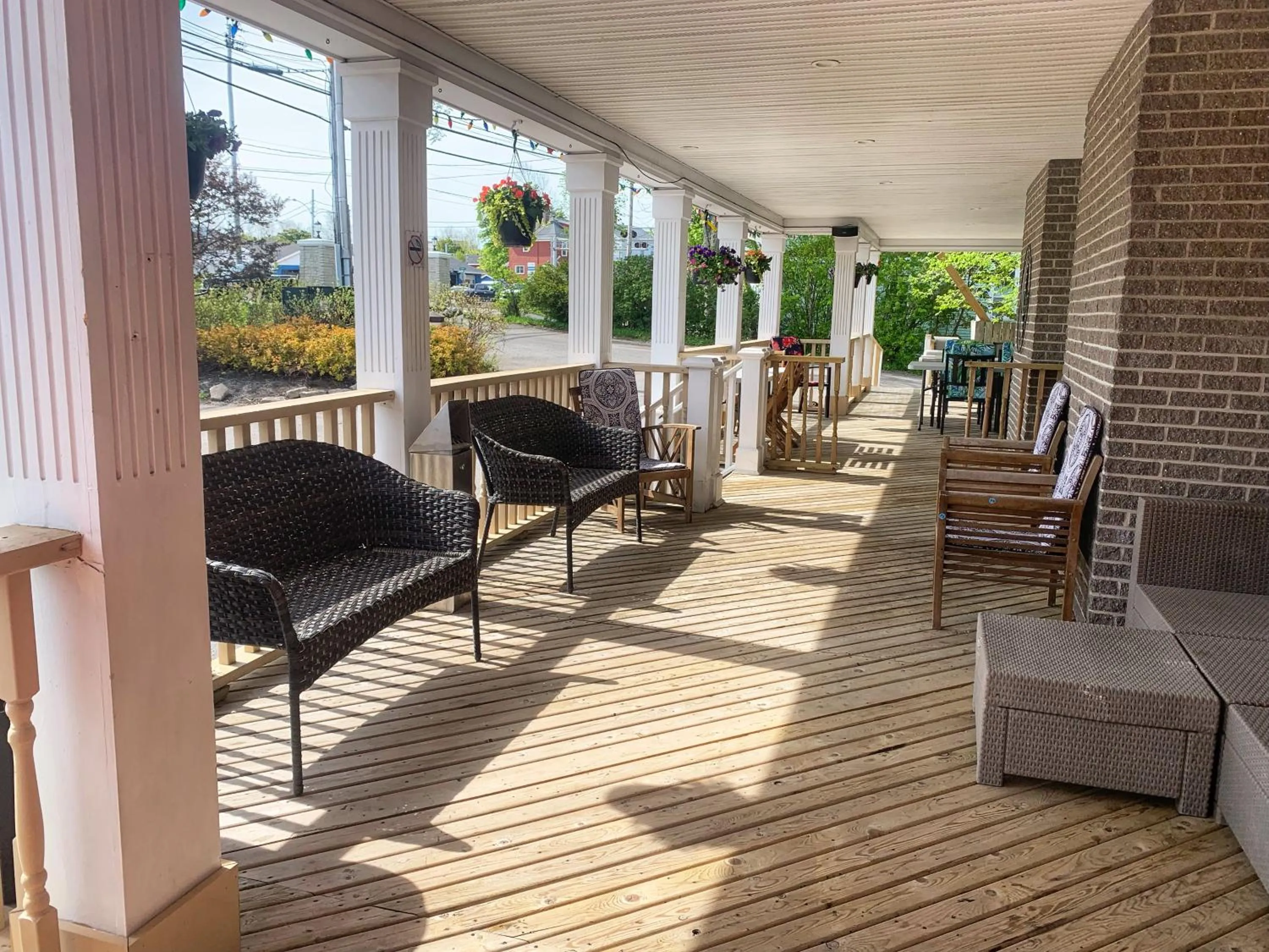 Patio in Harbourview Inn and Suites