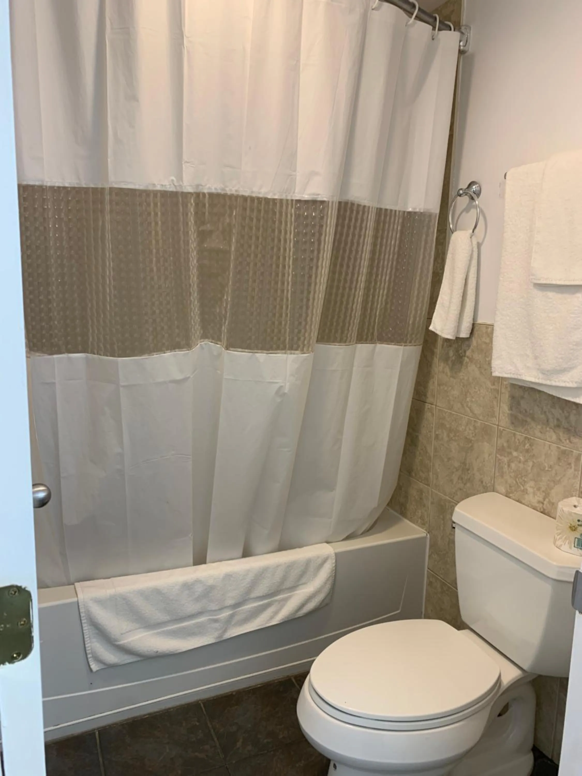 Bathroom in Harbourview Inn and Suites