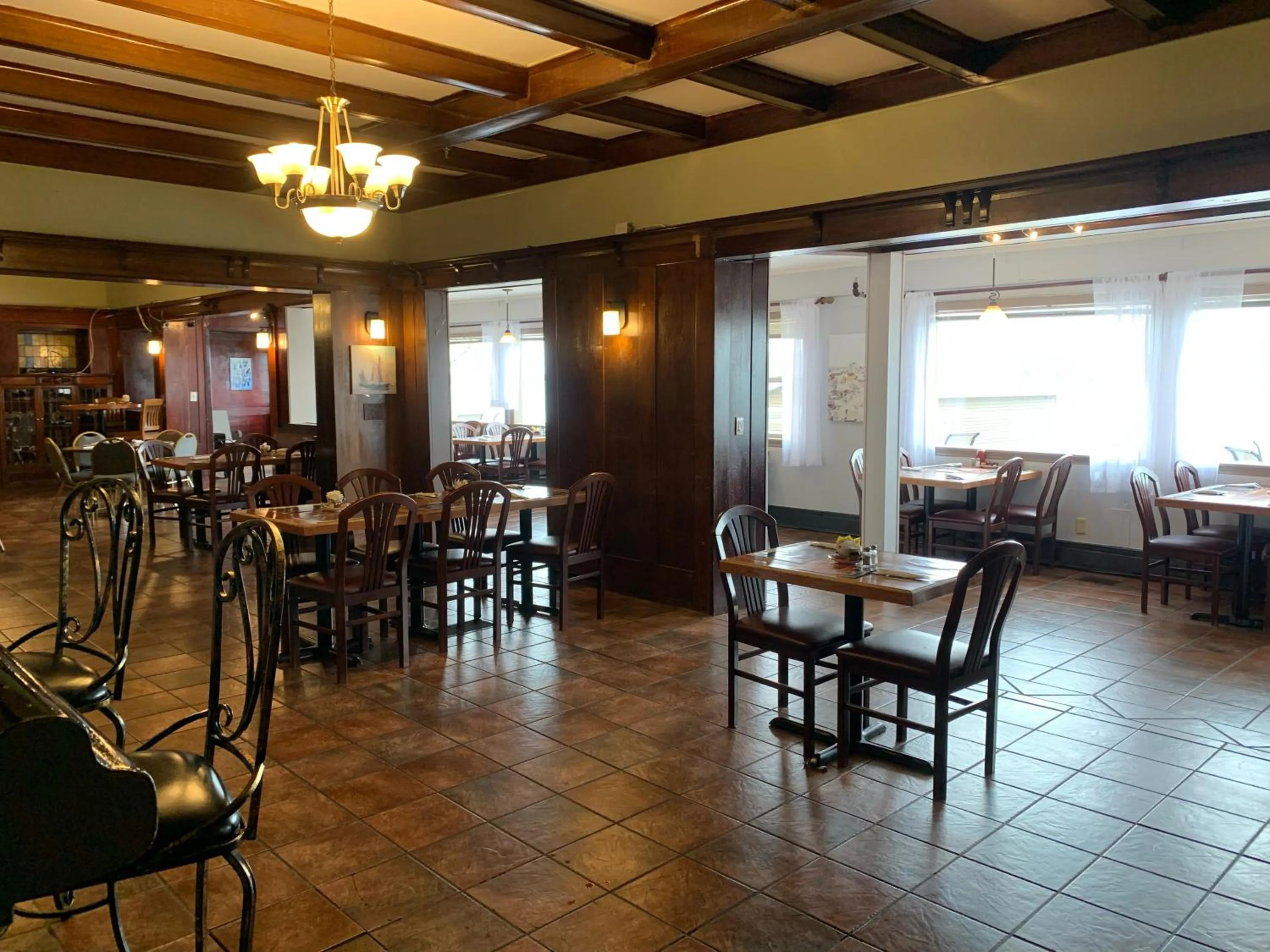 Restaurant/places to eat in Harbourview Inn and Suites