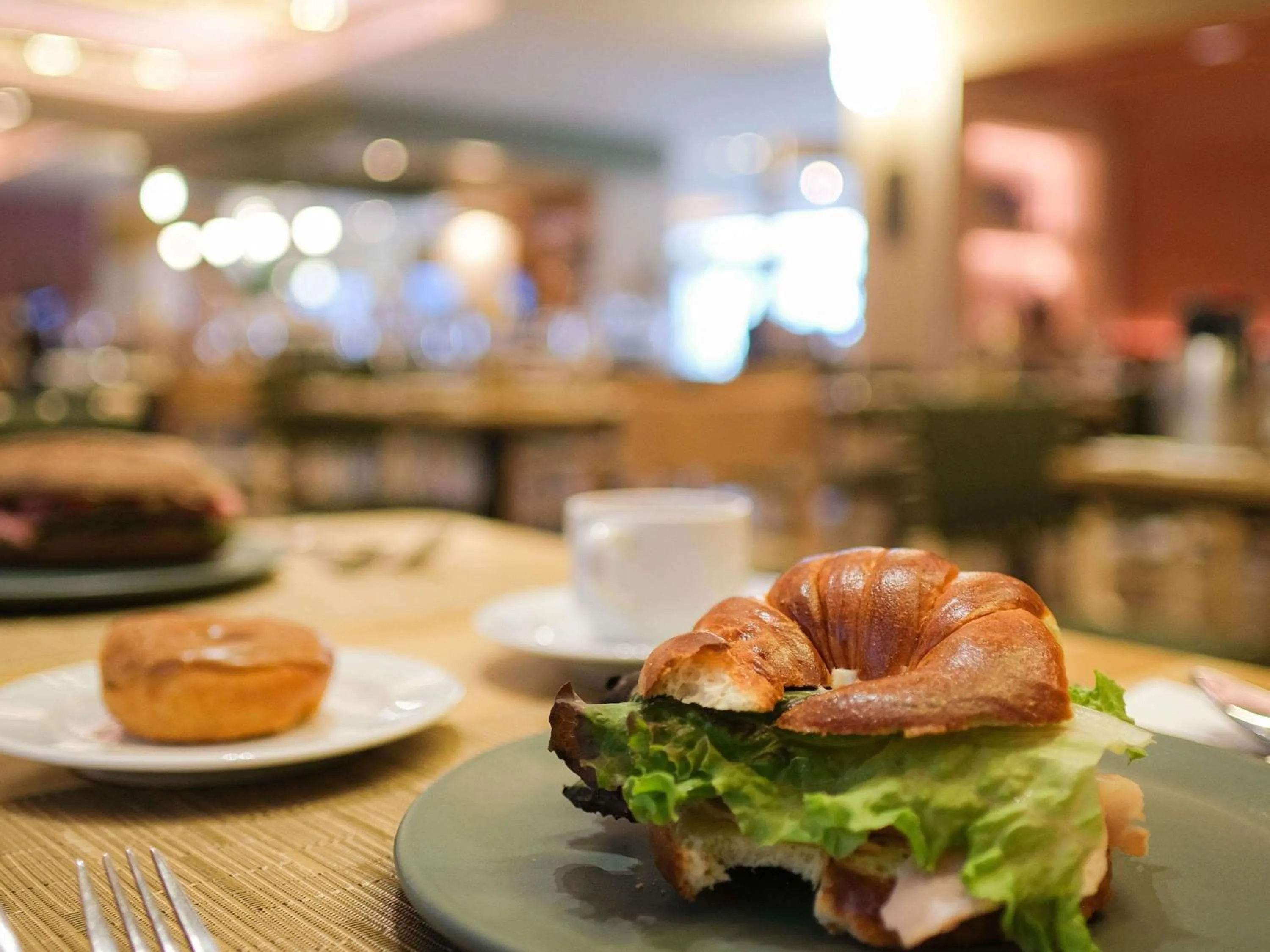 Restaurant/places to eat in Novotel Mexico City Santa Fe