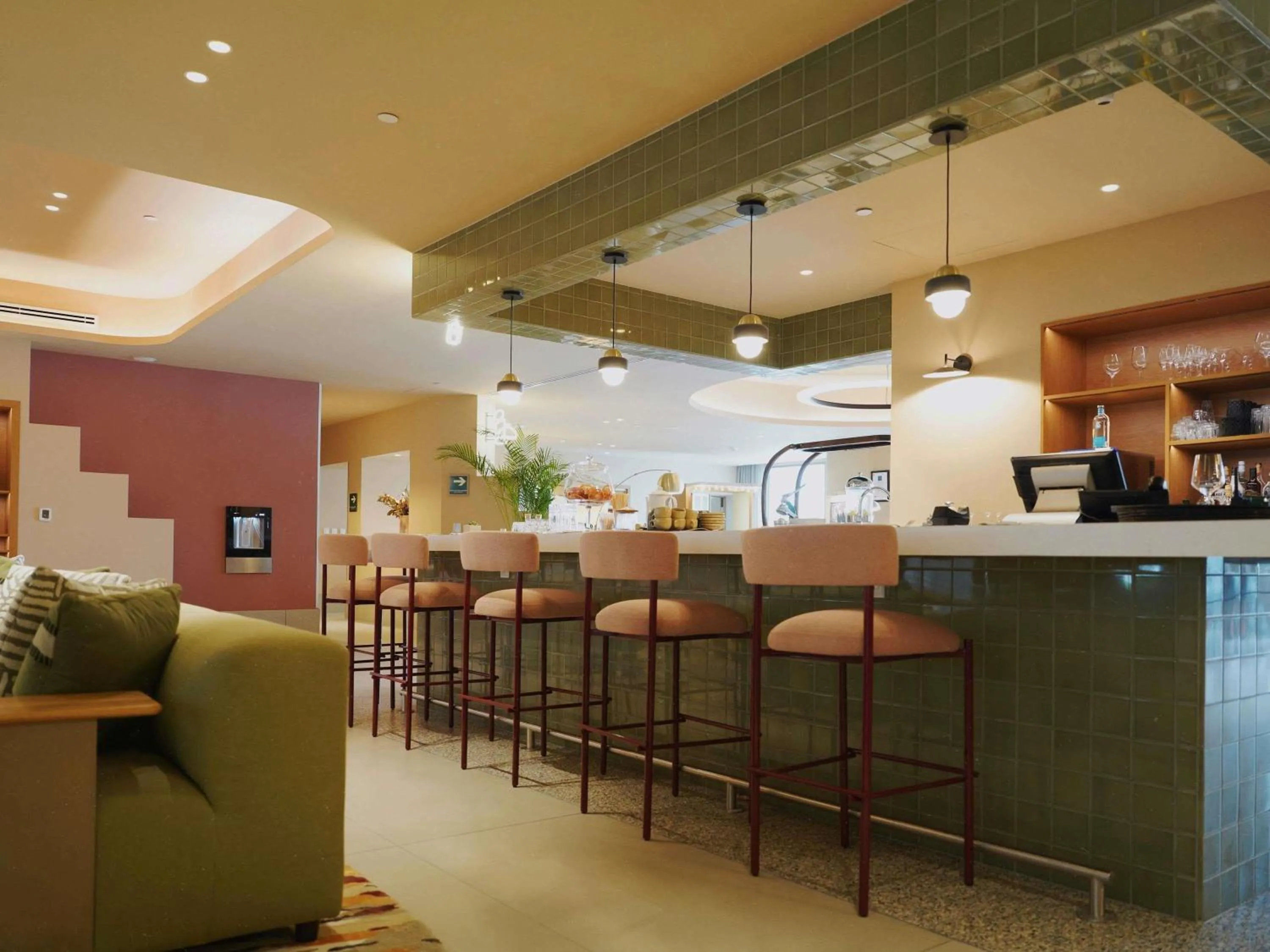 Lounge or bar in Novotel Mexico City Santa Fe