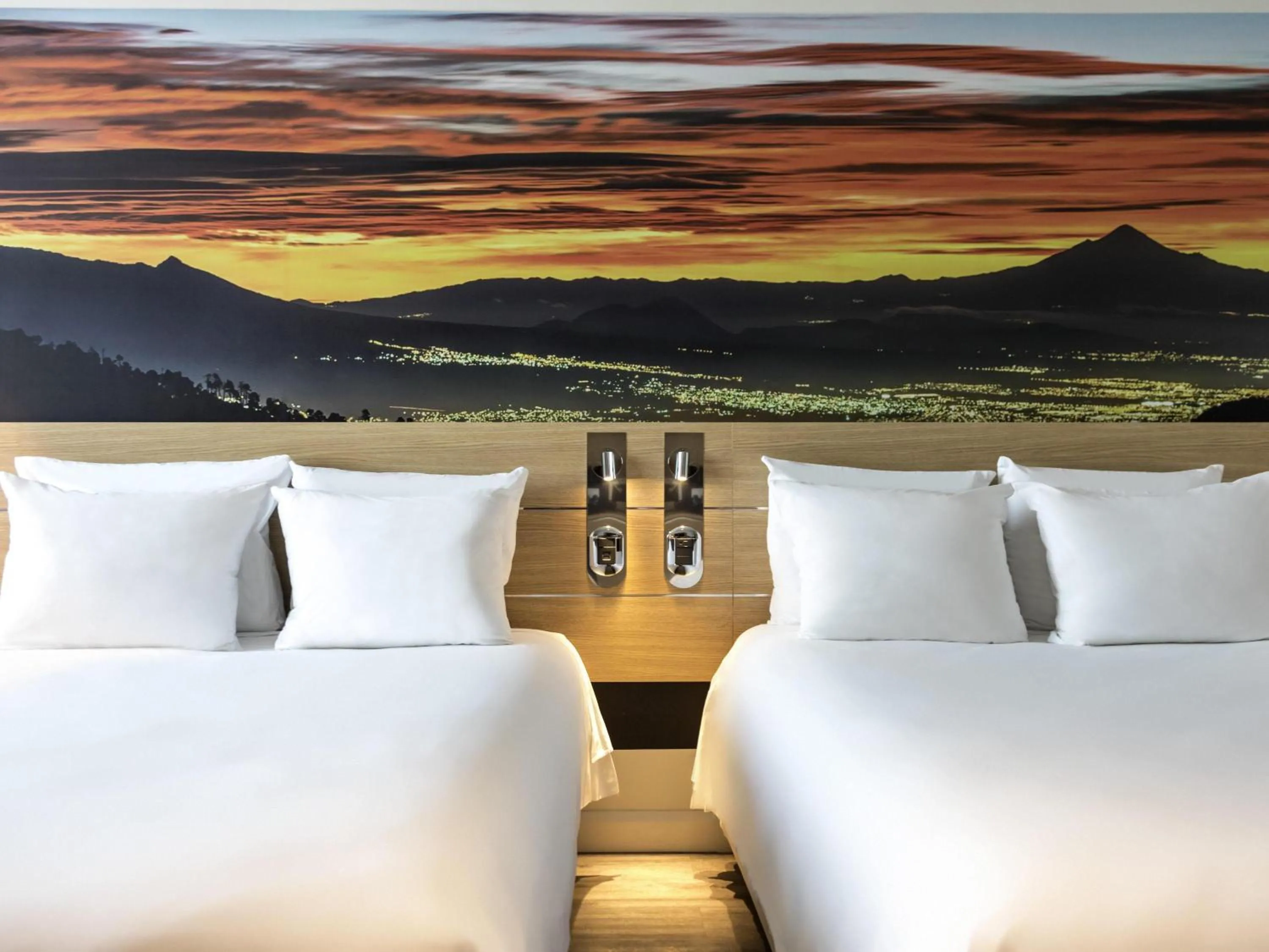 Bedroom, Bed in Novotel Mexico City Santa Fe