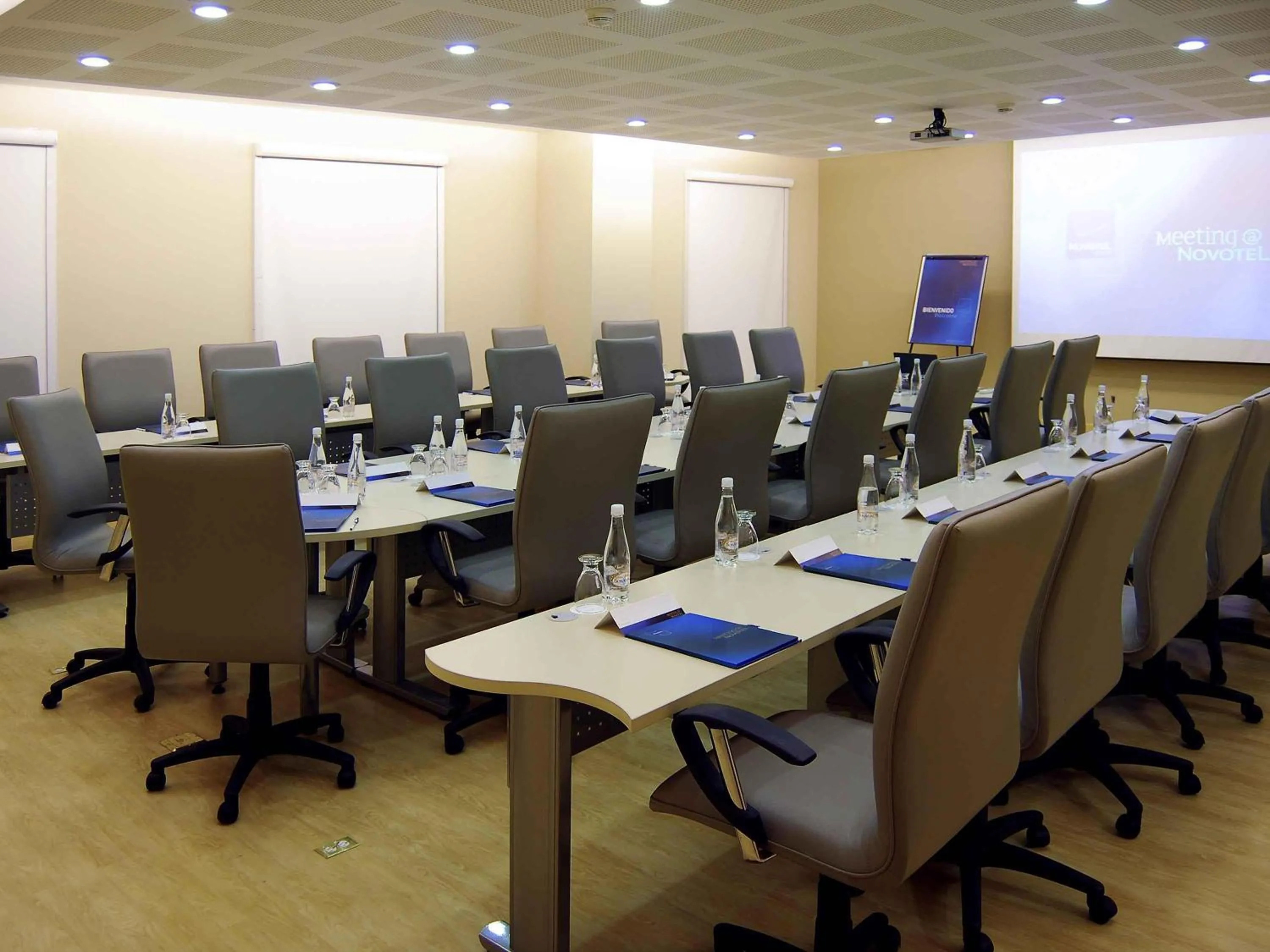 Meeting/conference room in Novotel Mexico City Santa Fe