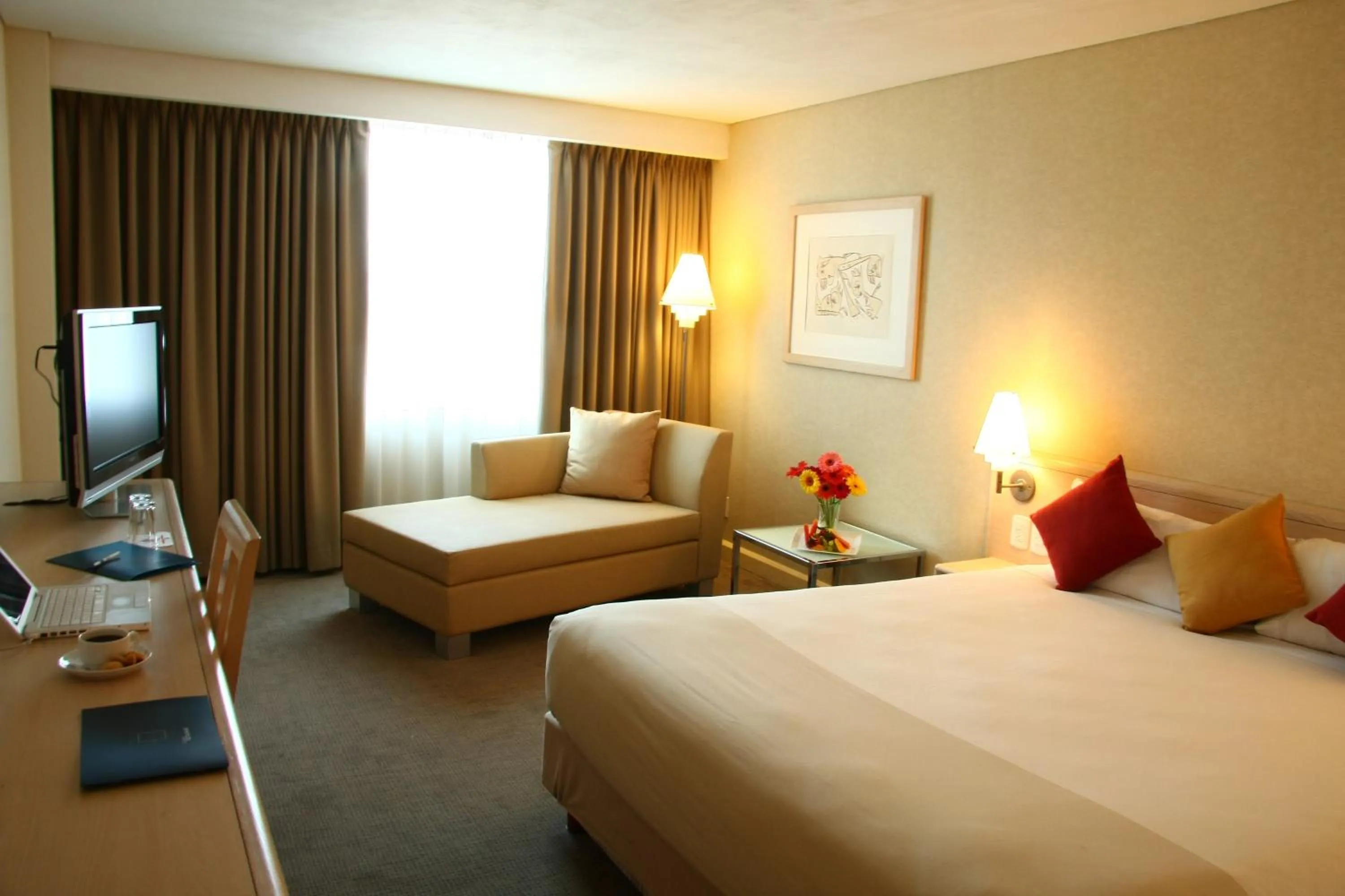 Bed in Novotel Mexico City Santa Fe