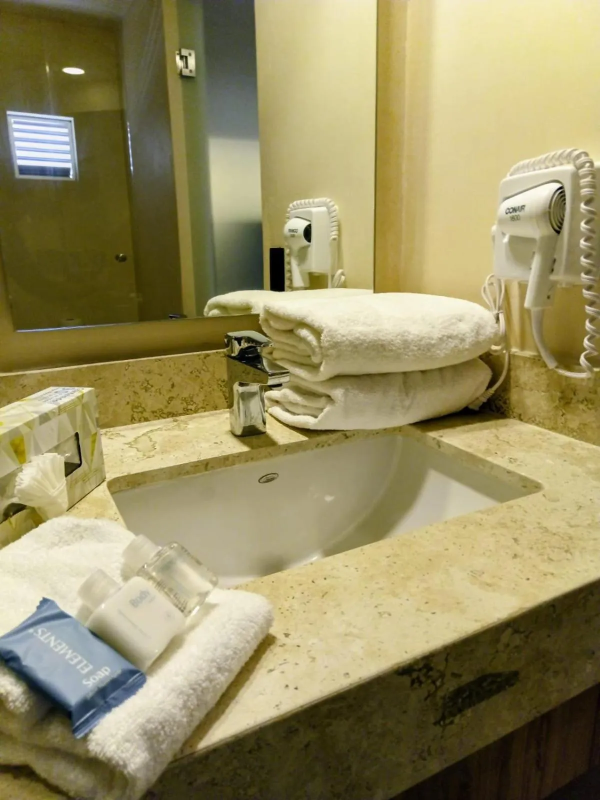 Bathroom in Hotel Calypso Cancun