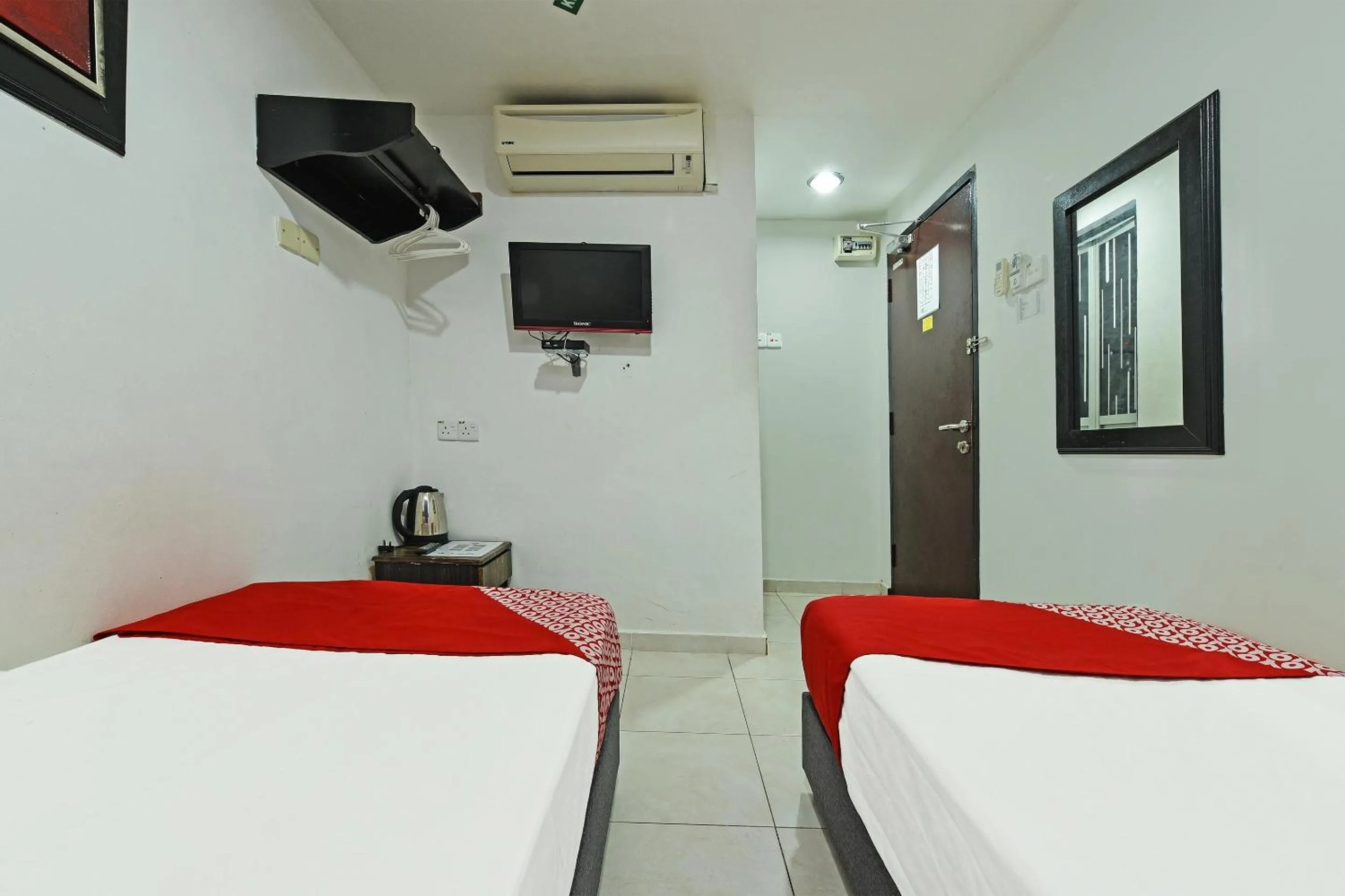 Bedroom, Bed in Hotel O Gemilang