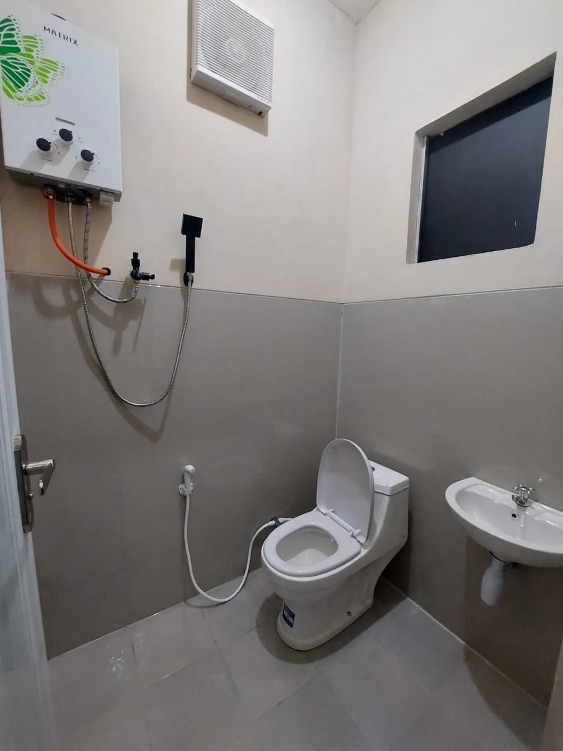 Toilet in Homestay Banteng Adventure Dieng Mitra RedDoorz