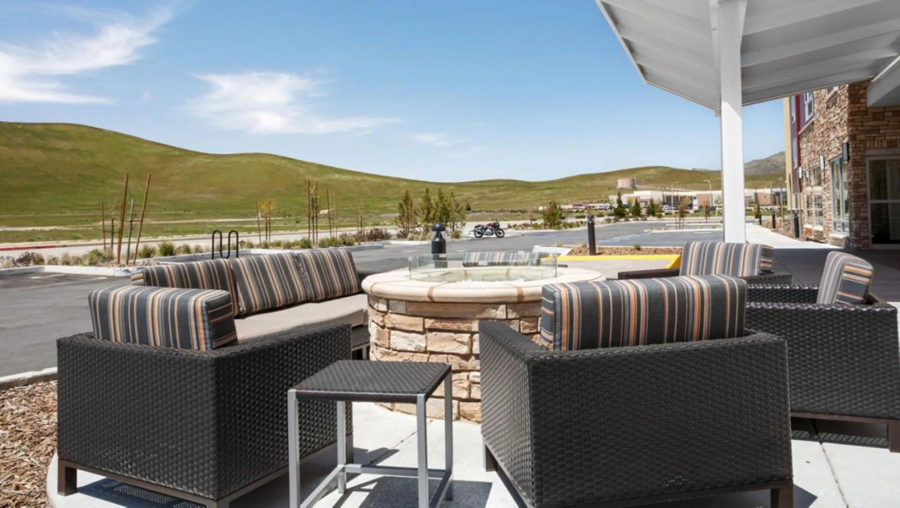 Patio in TownePlace Suites By Marriott Tehachapi