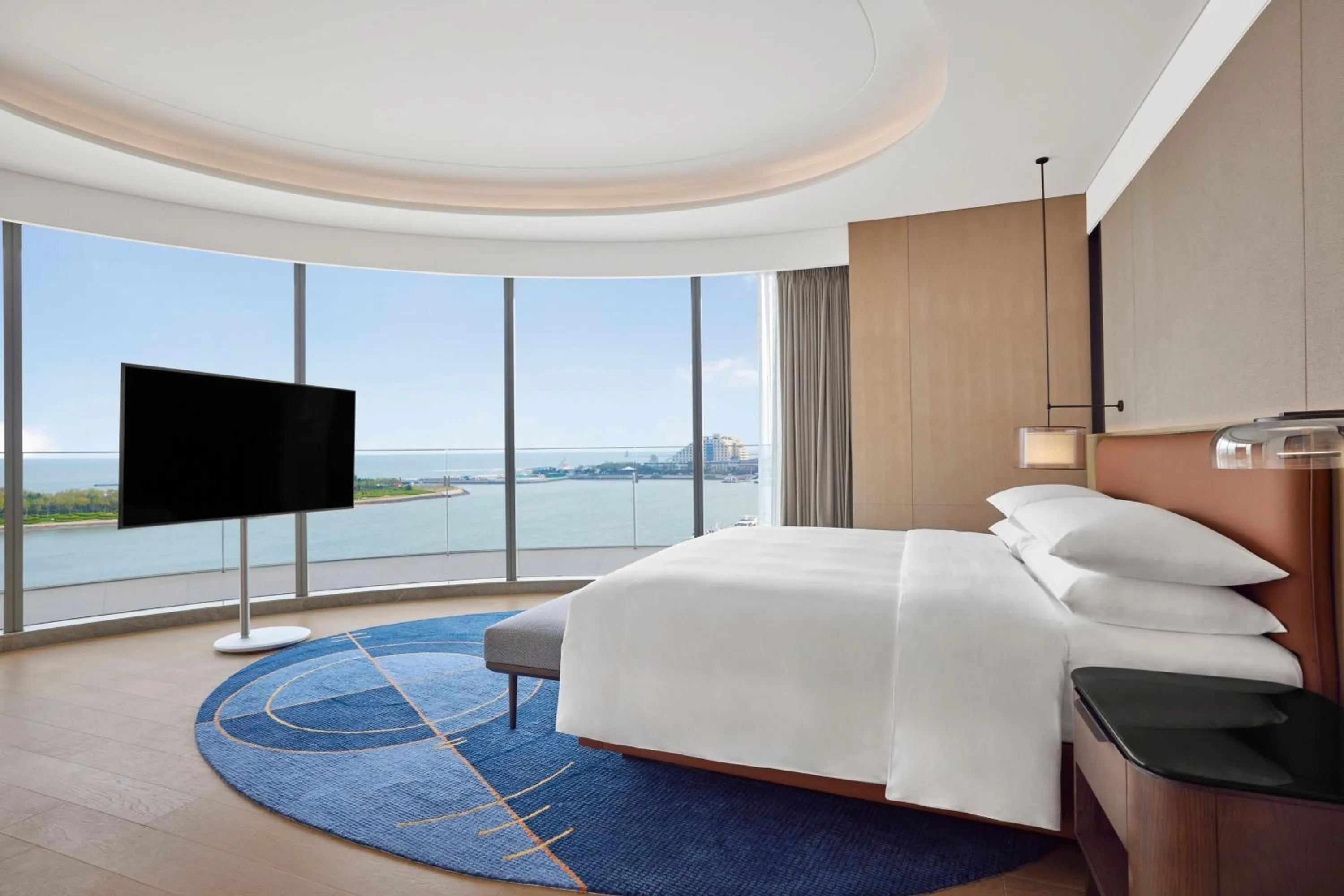 Bedroom, Bed in Sheraton Rizhao Hotel