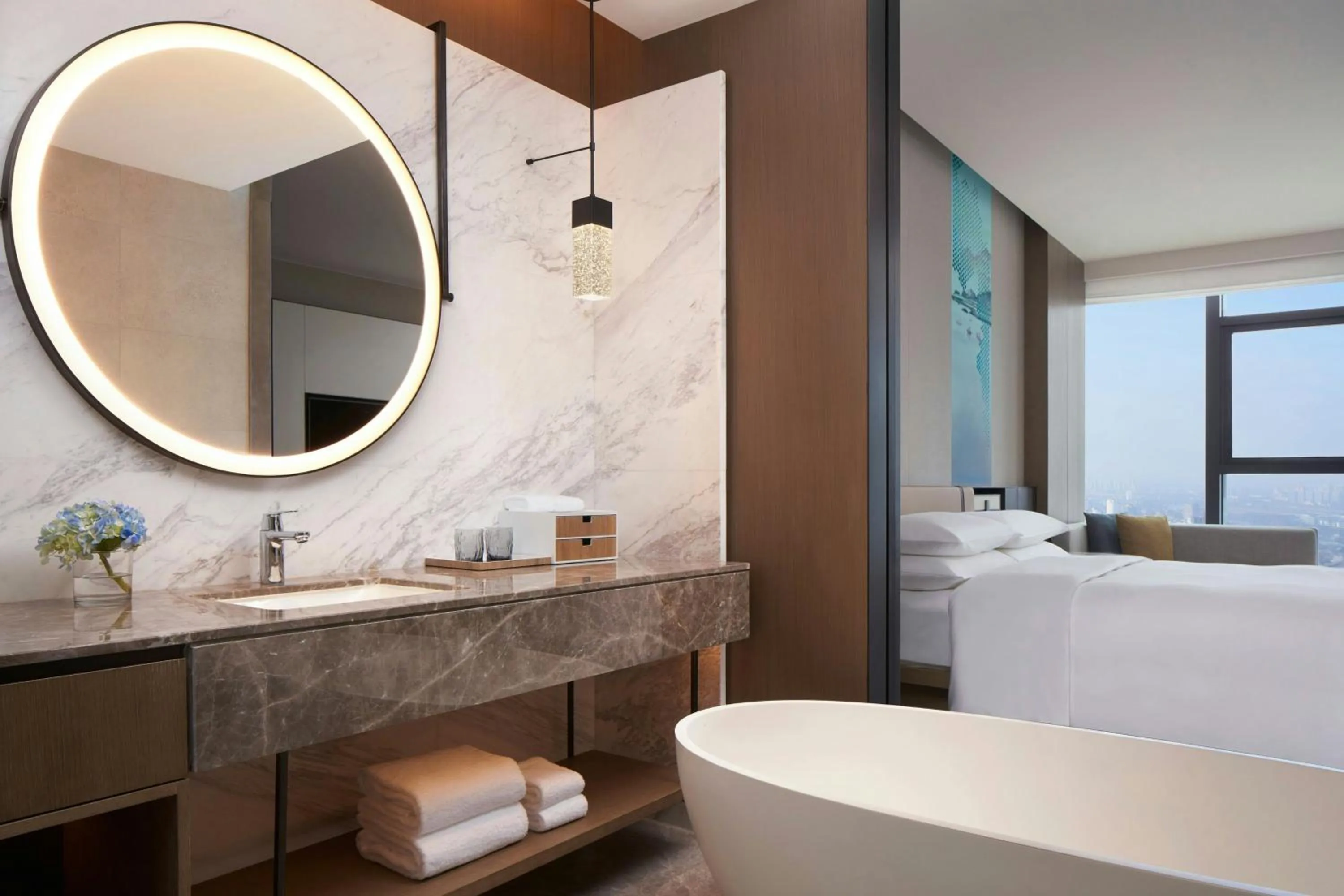 Bathroom, Bed in Jinhua Marriott Hotel