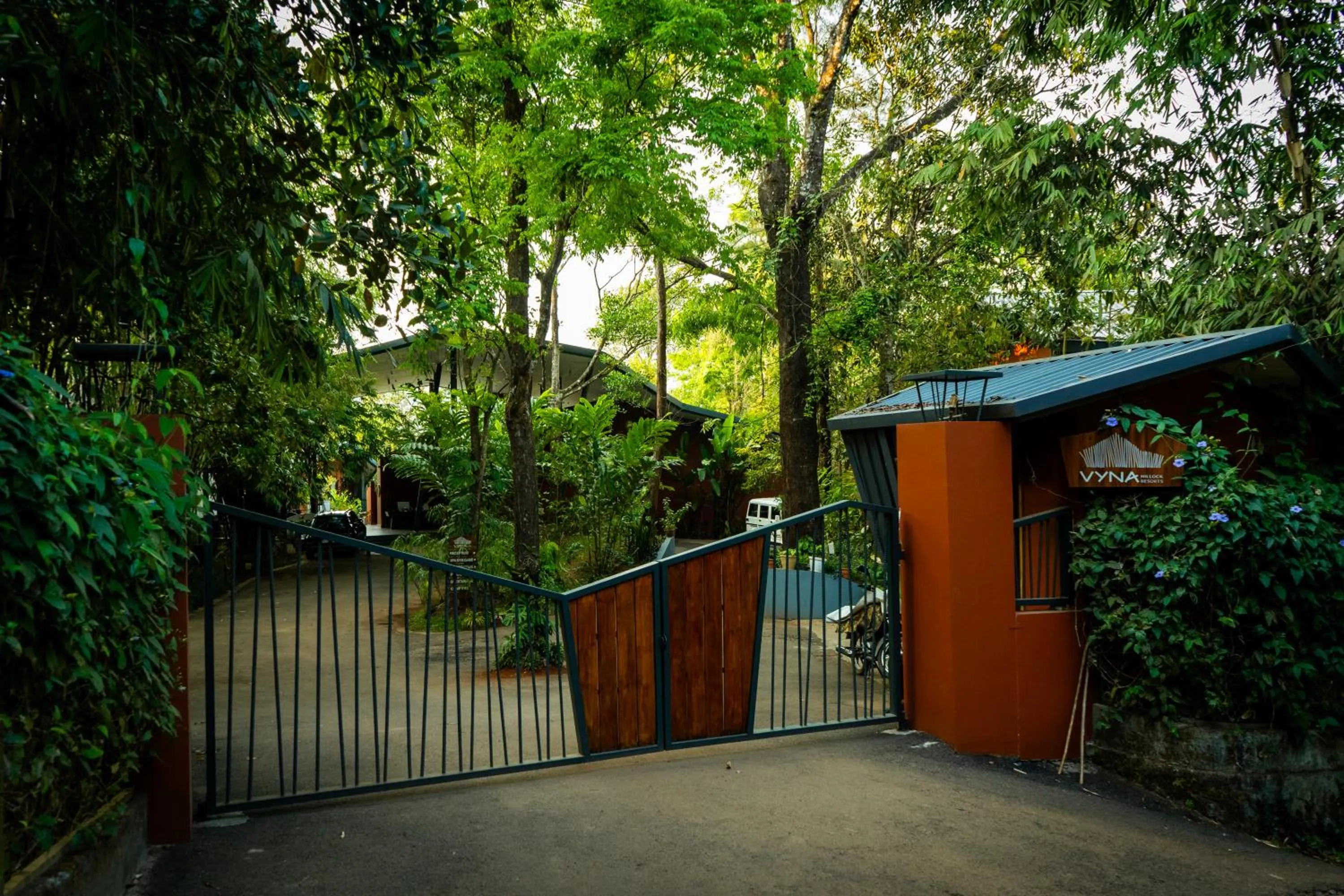 Facade/entrance in Vyna Hillock Resort