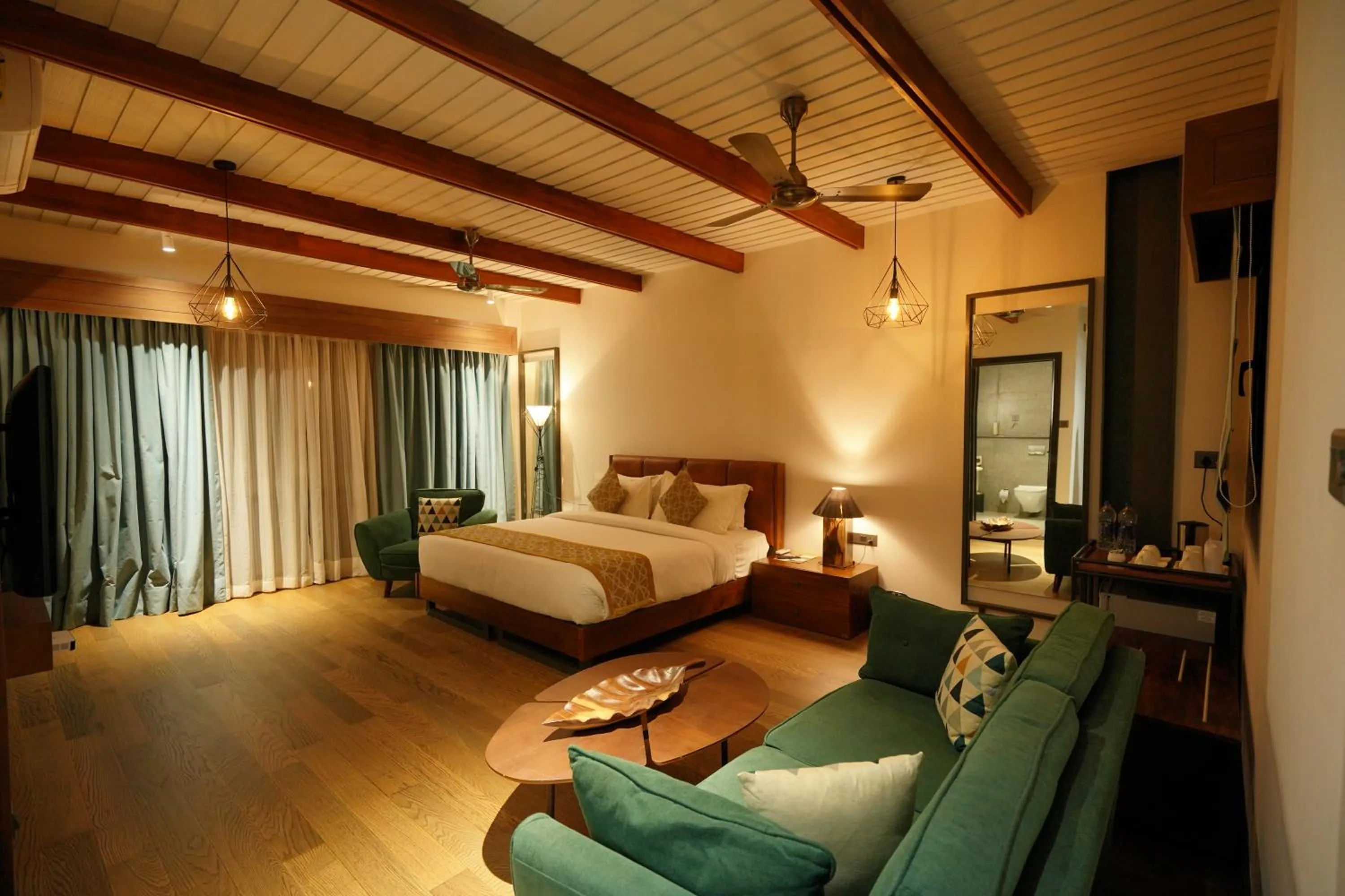 Living room, Bed in Vyna Hillock Resort