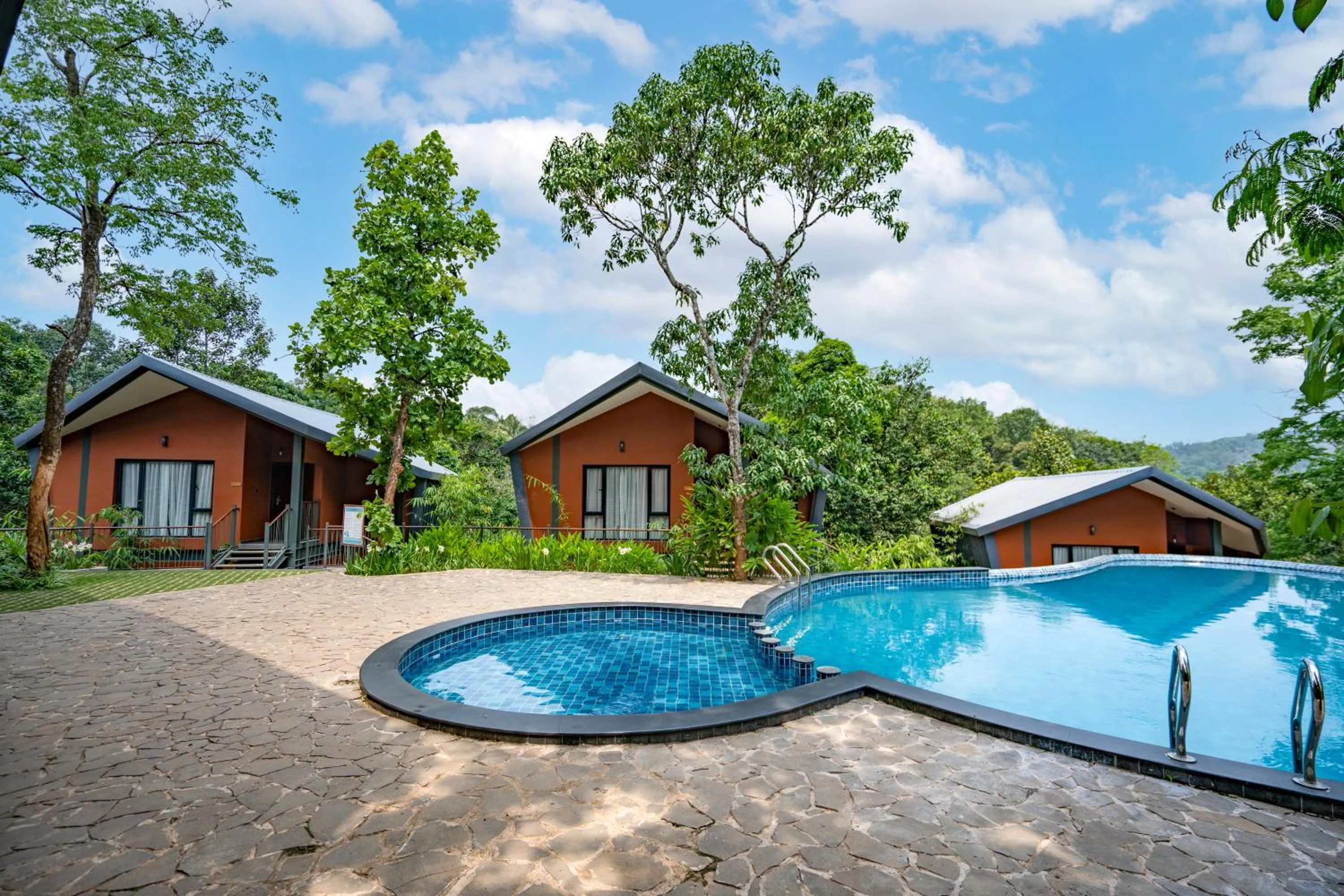 Vyna Hillock Resort and Spa