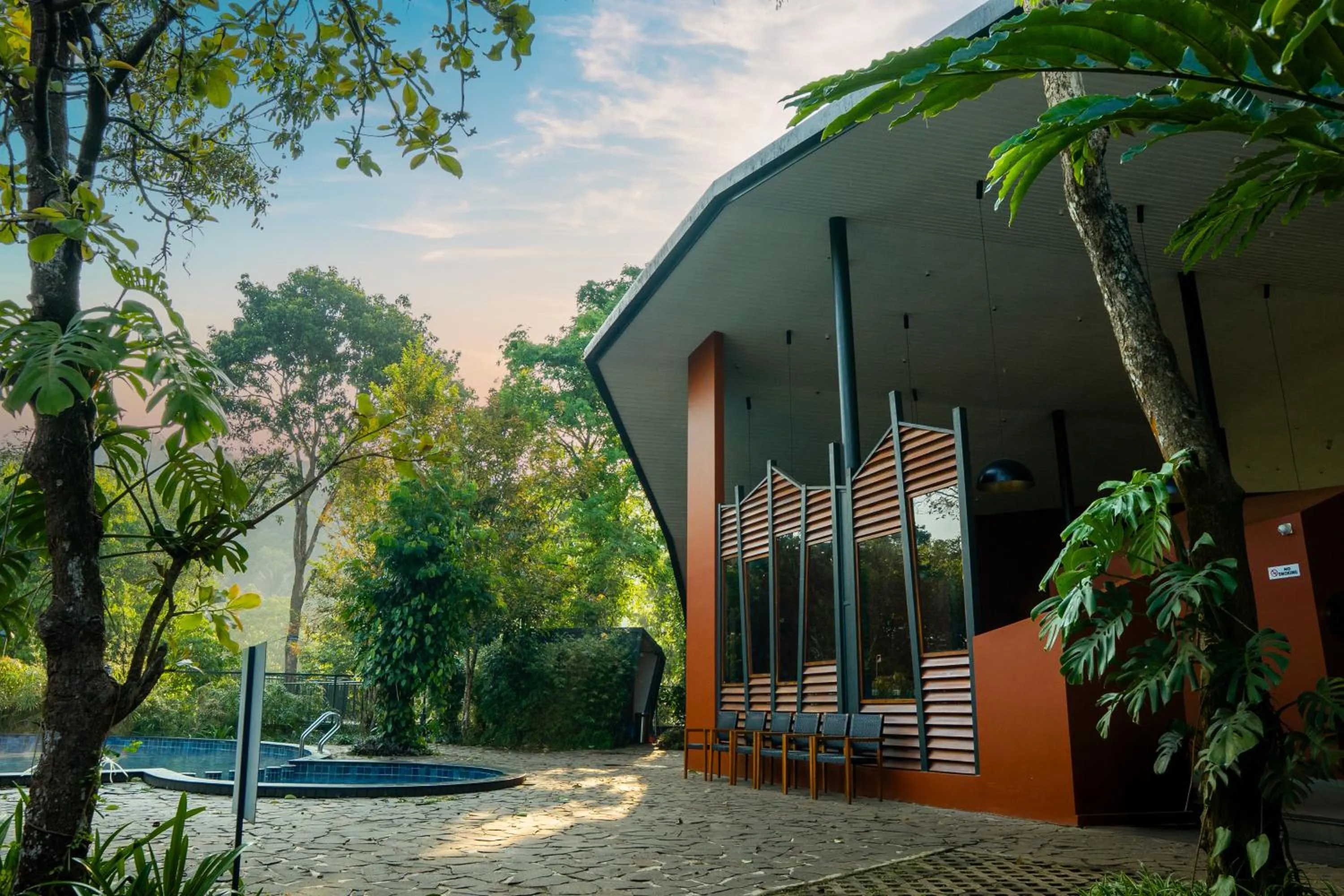 Swimming pool in Vyna Hillock Resort