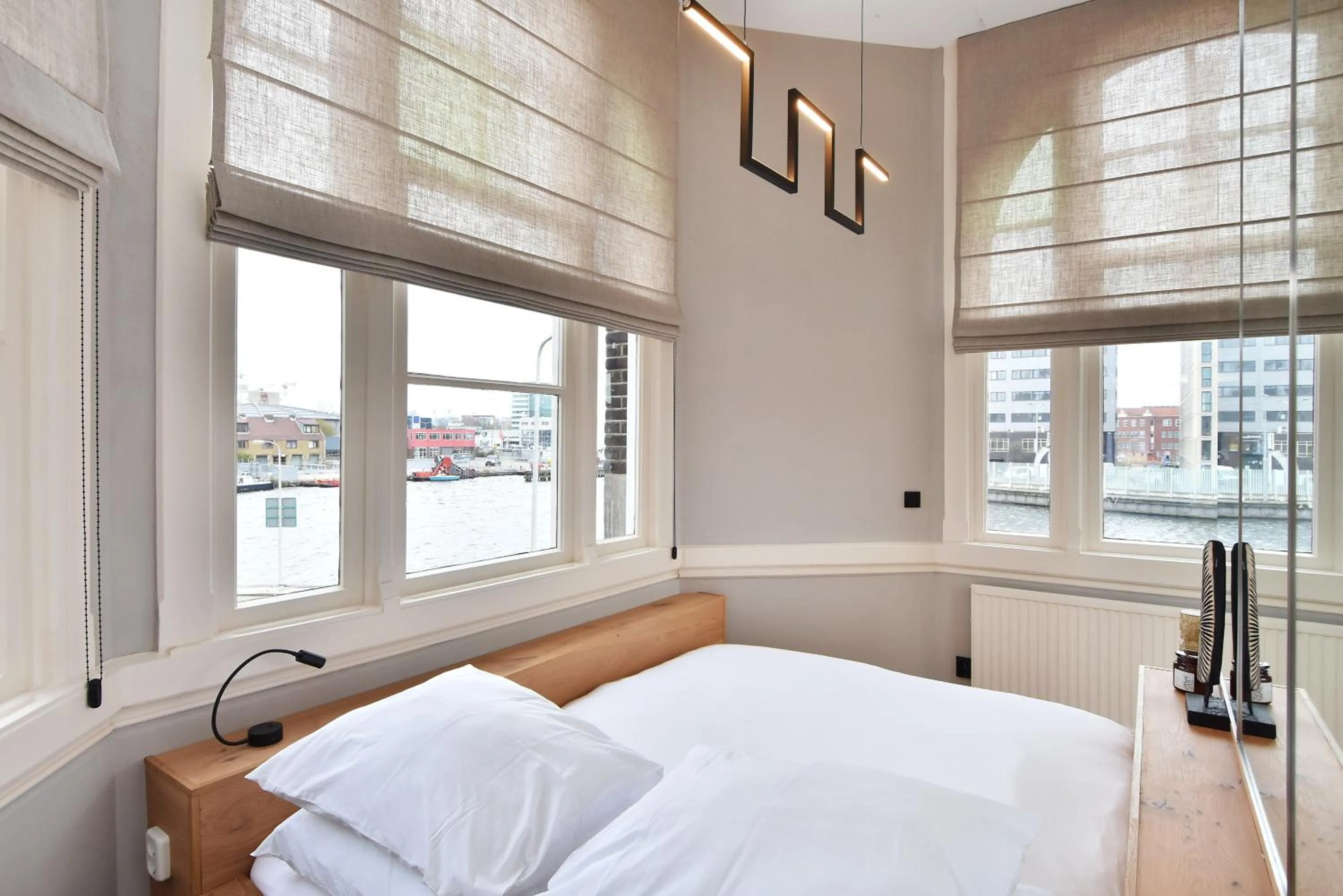 Bed in Boutique Hotel Havenkantoor