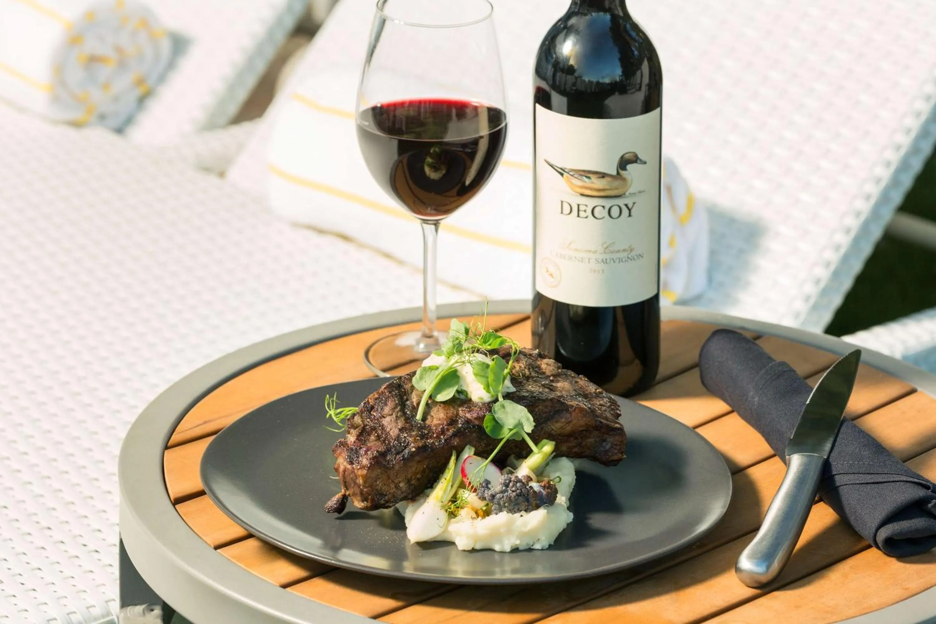 Restaurant/places to eat in Hilton Cabana Miami Beach Resort