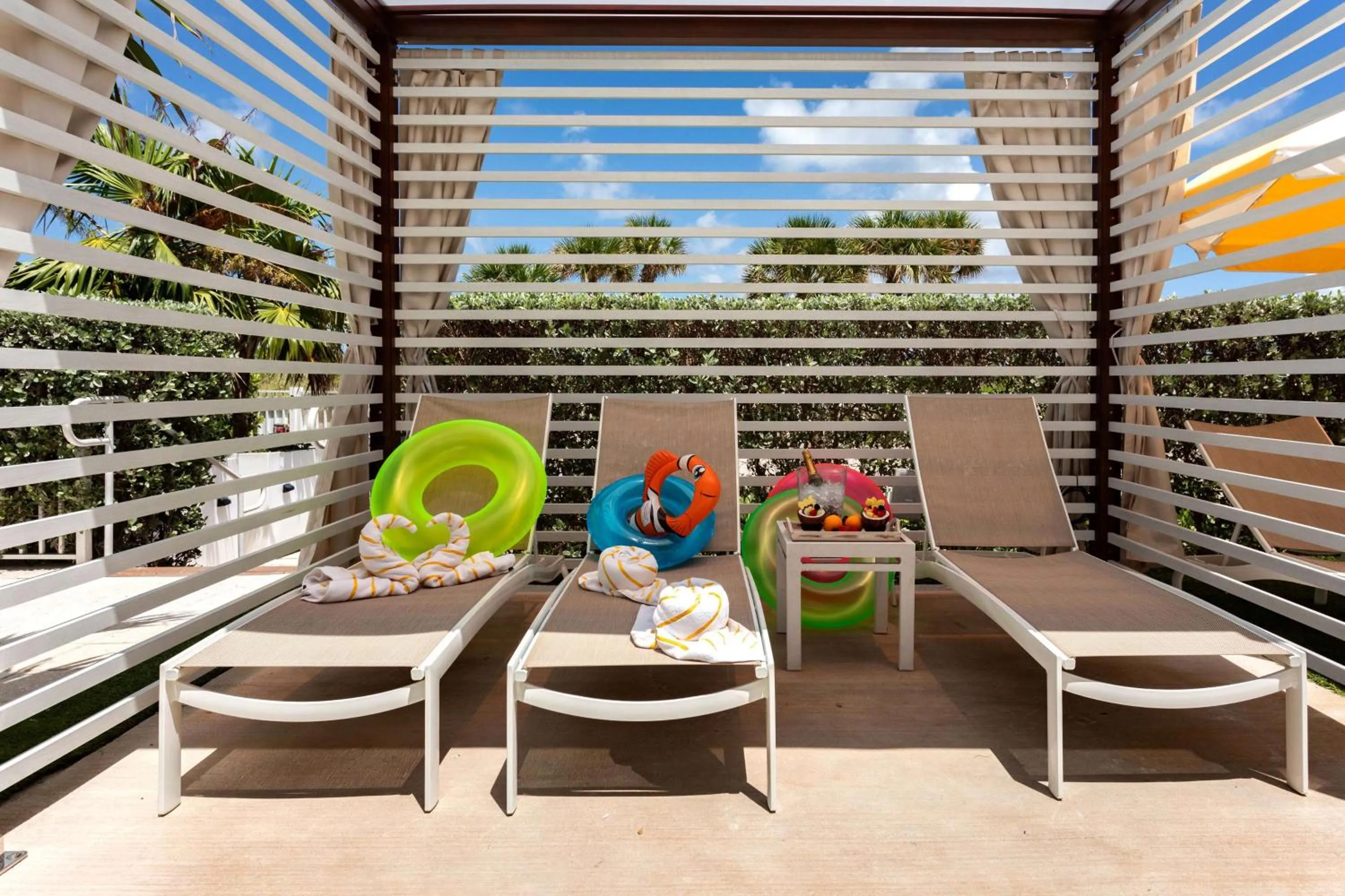 Pool view in Hilton Cabana Miami Beach Resort