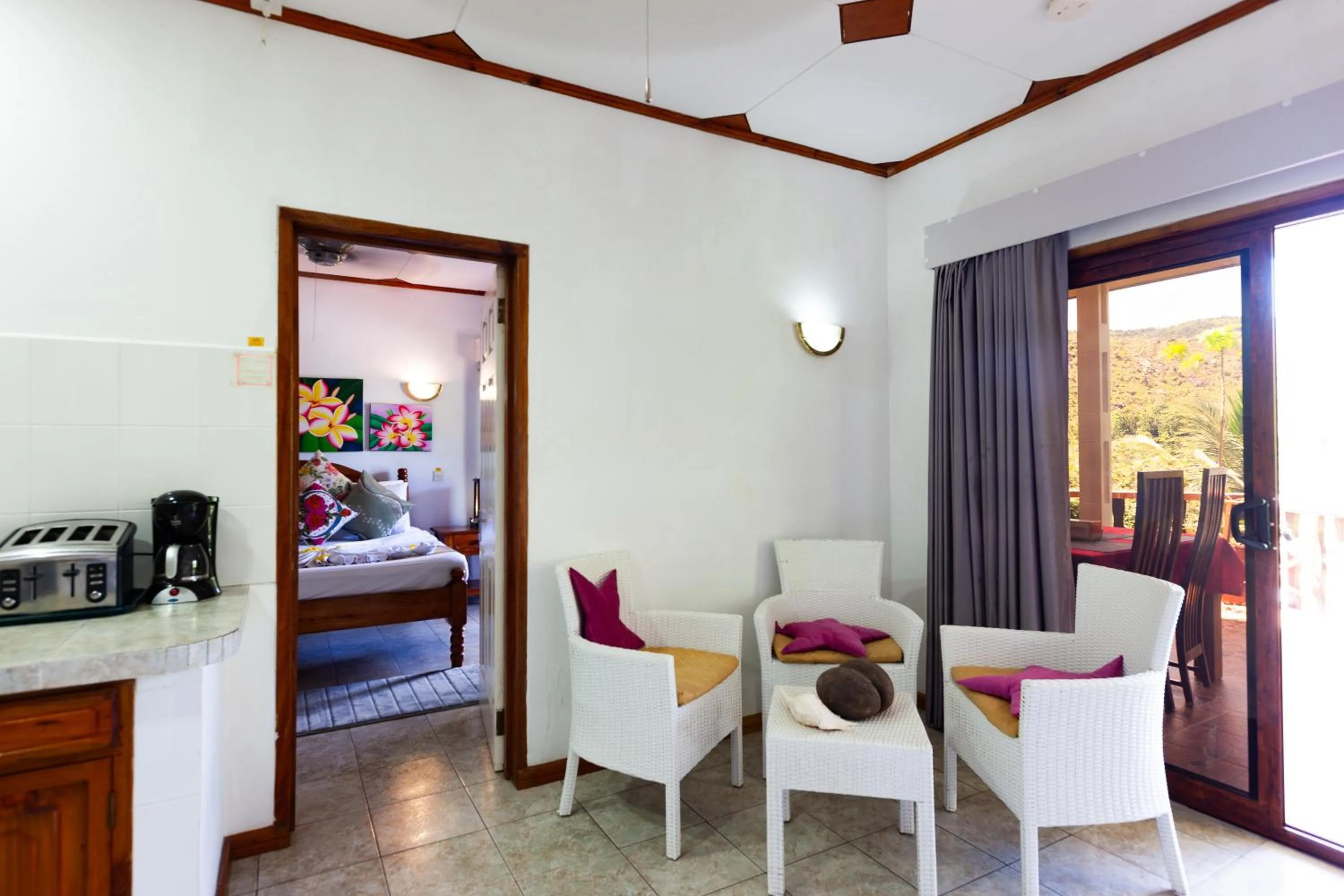 Bed in Sea View Lodge