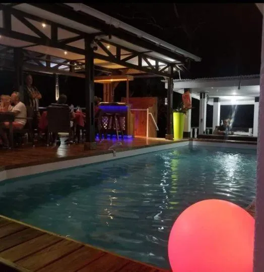 Restaurant/places to eat in Sea View Lodge