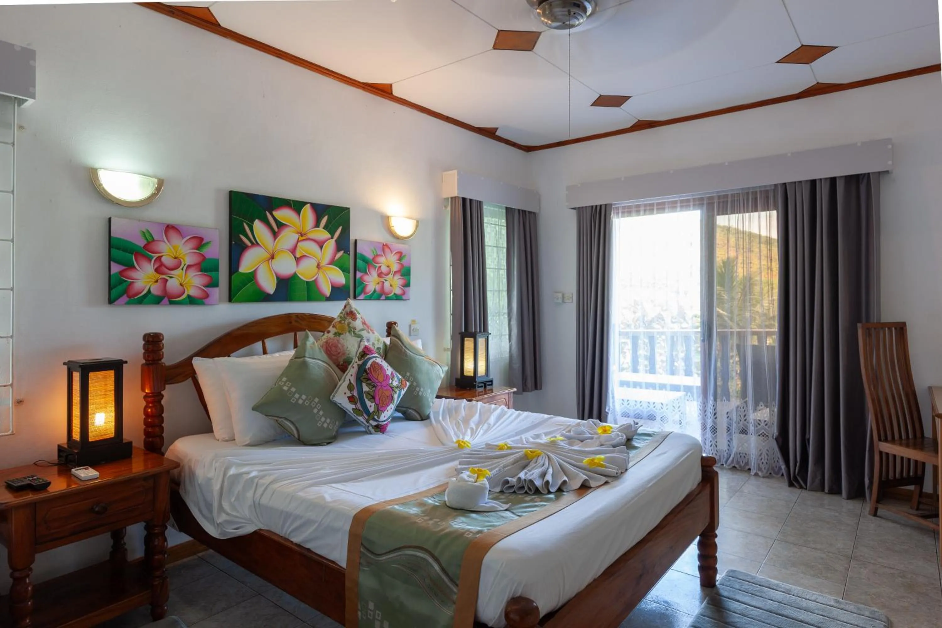 Bed in Sea View Lodge