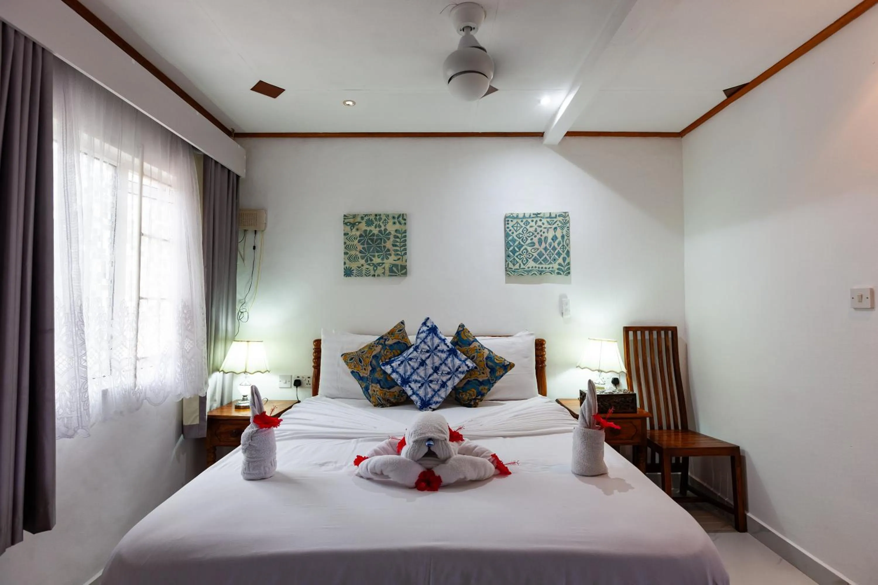 Bed in Sea View Lodge