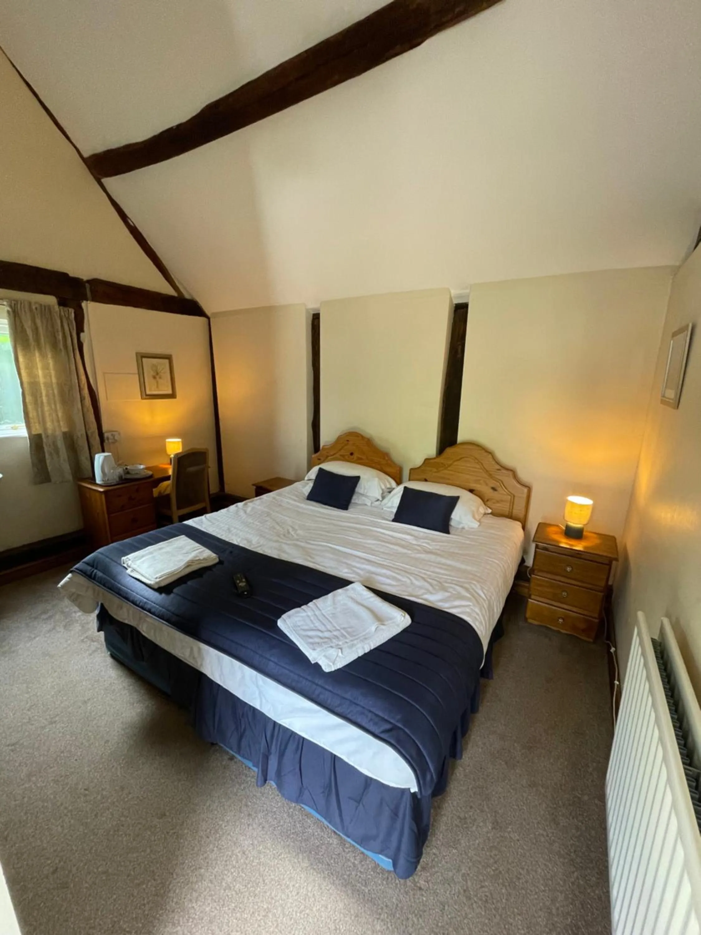 Halfway House Inn & Cottages