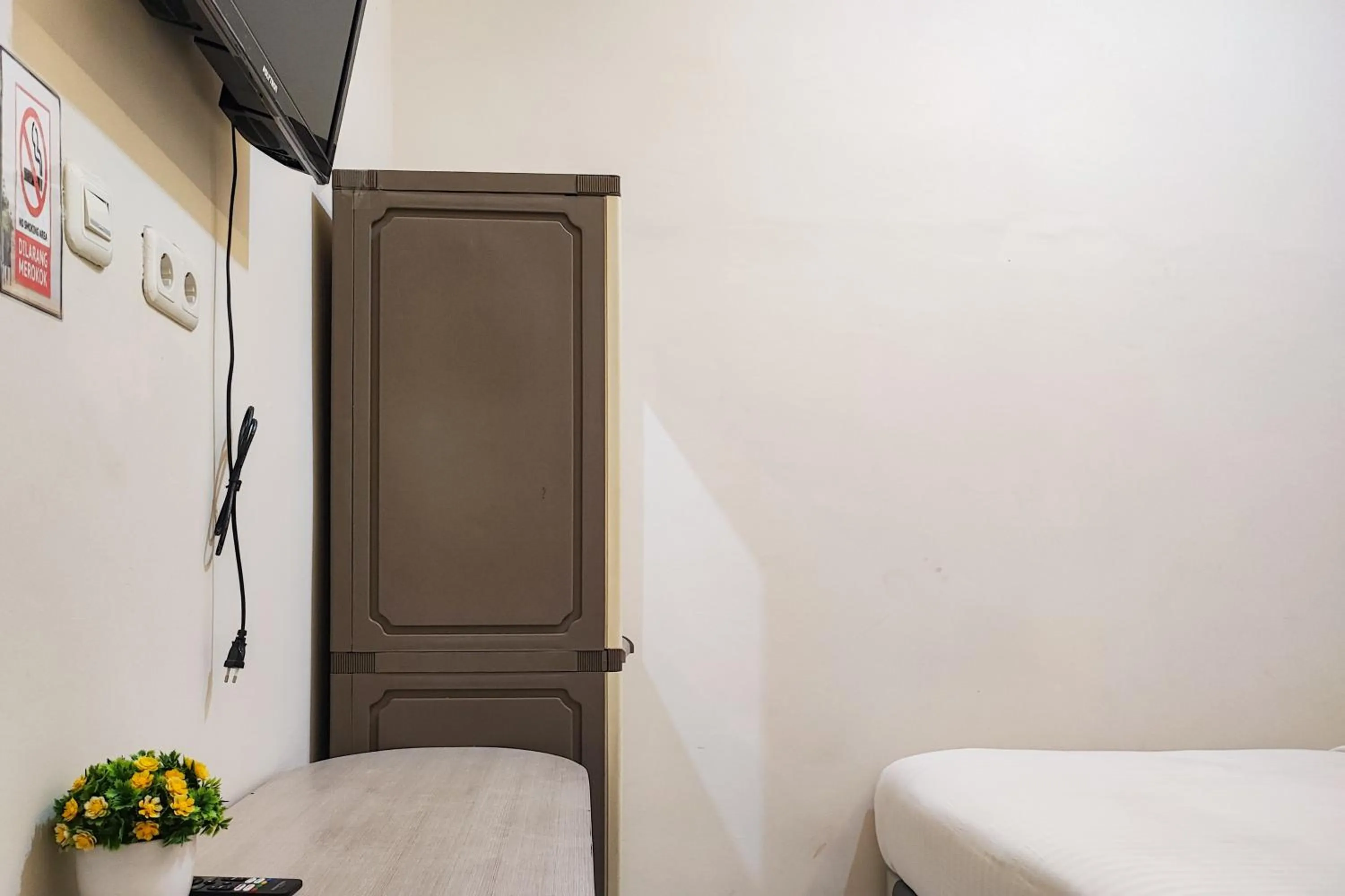 Bedroom, Bed in Urbanview Hotel Syariah near Jamtos