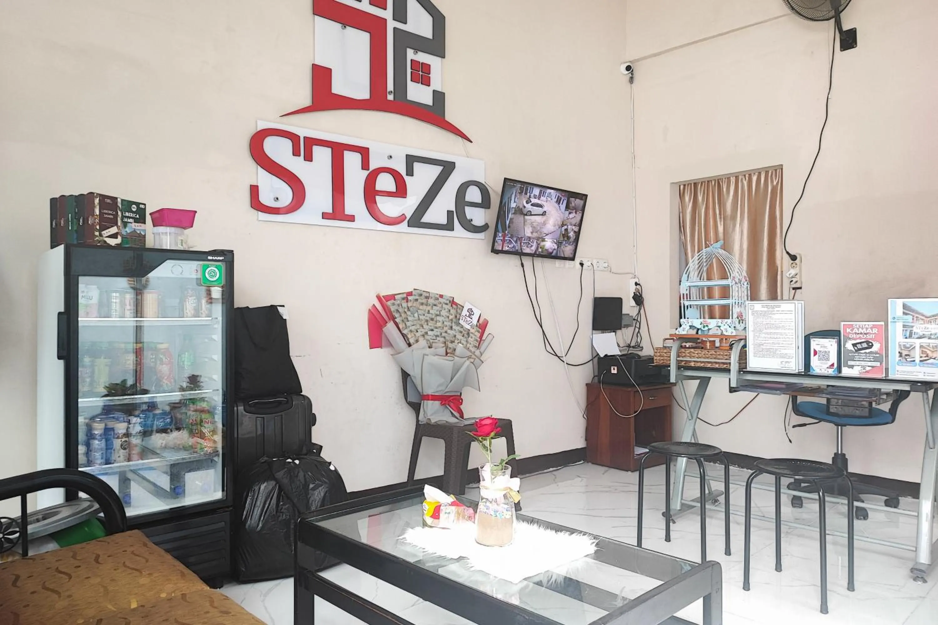 Lobby or reception in Urbanview Hotel Syariah near Jamtos