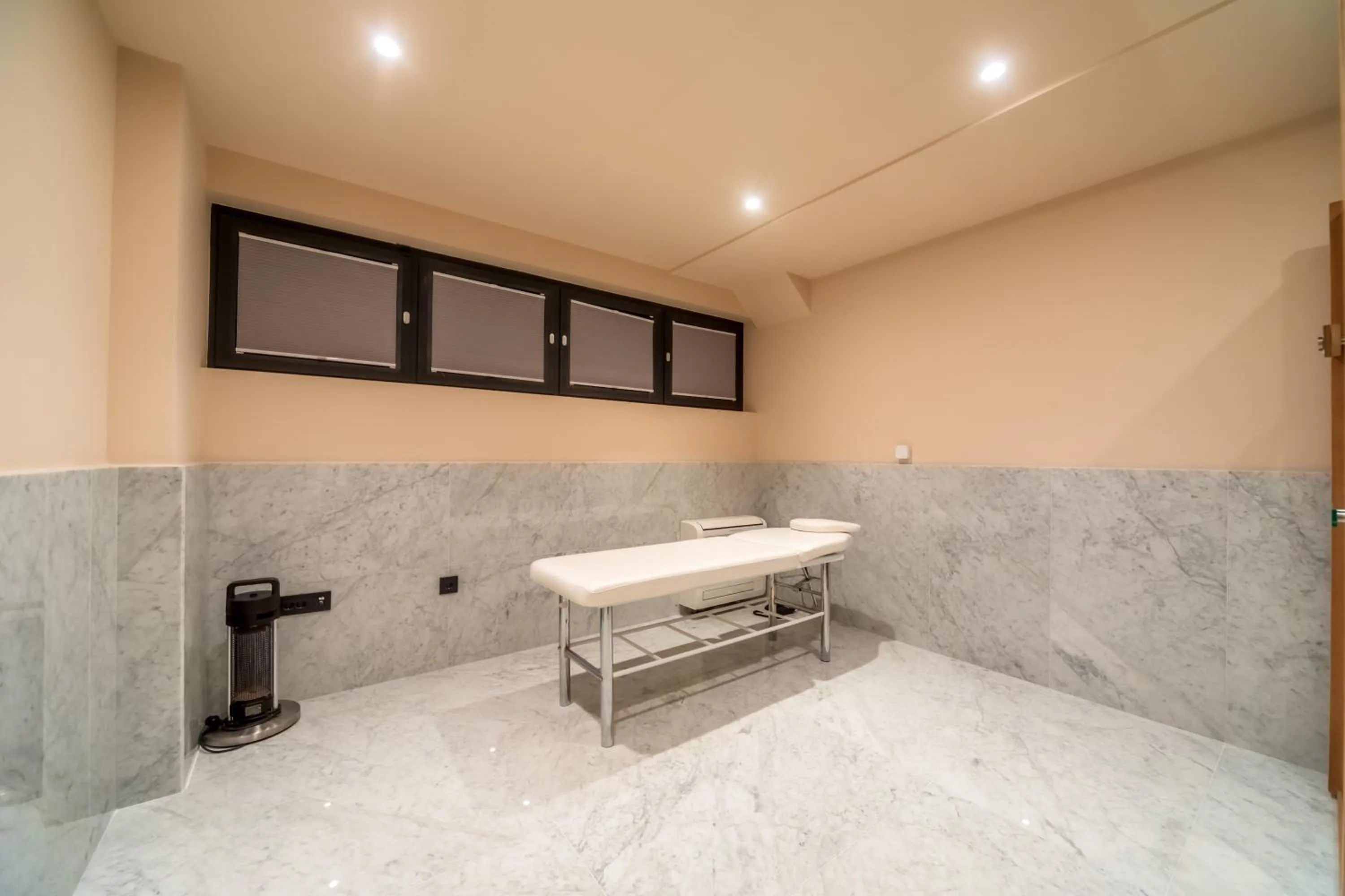 Massage in HOTEL AGAPE