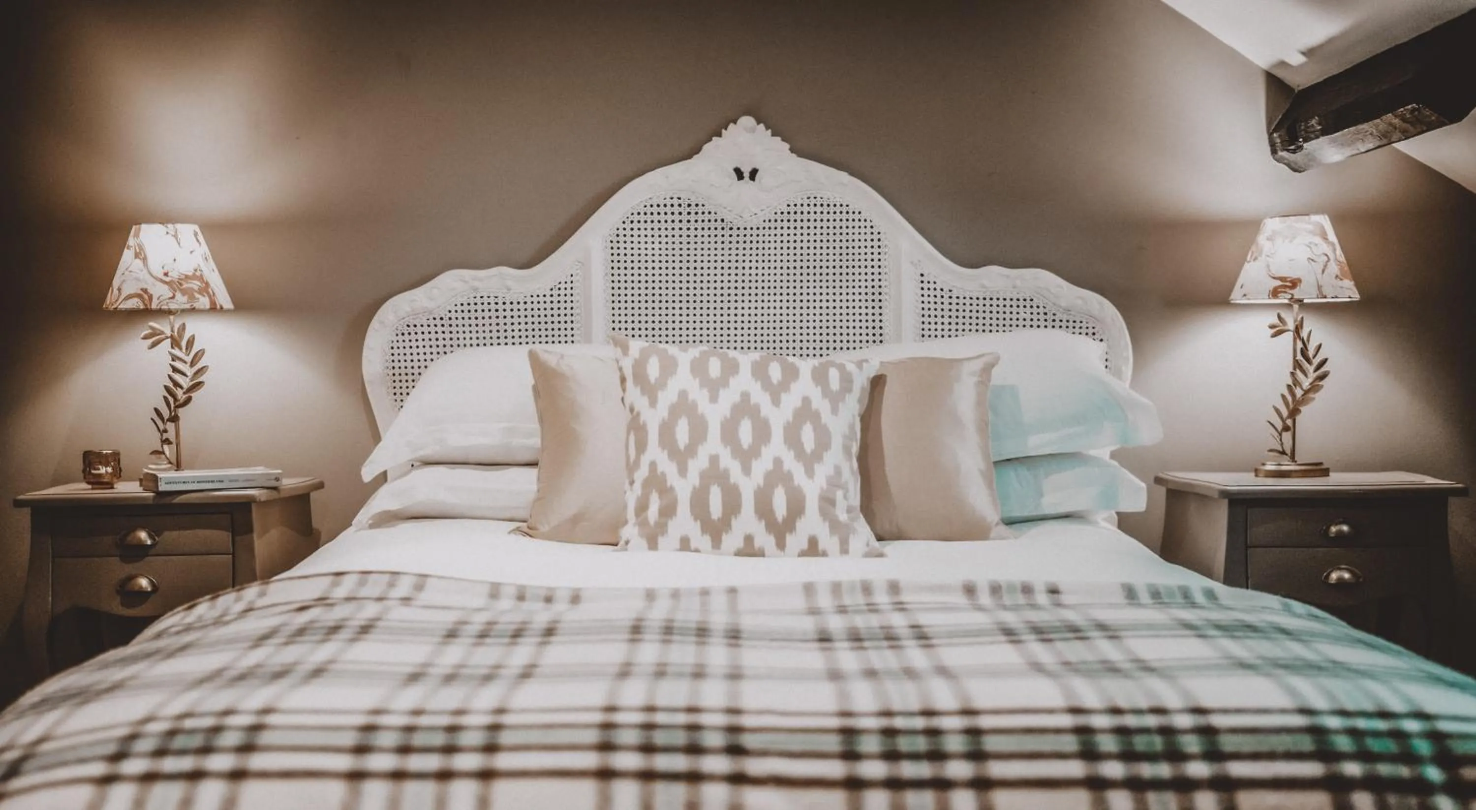 Bed in The Hare & Hounds Inn