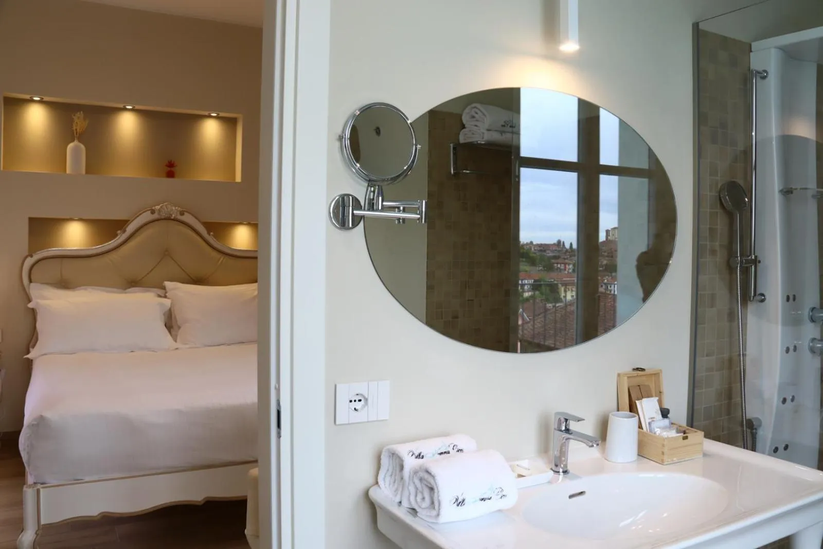 Bed in Villa Nonna Cicci Boutique Hotel - SPA