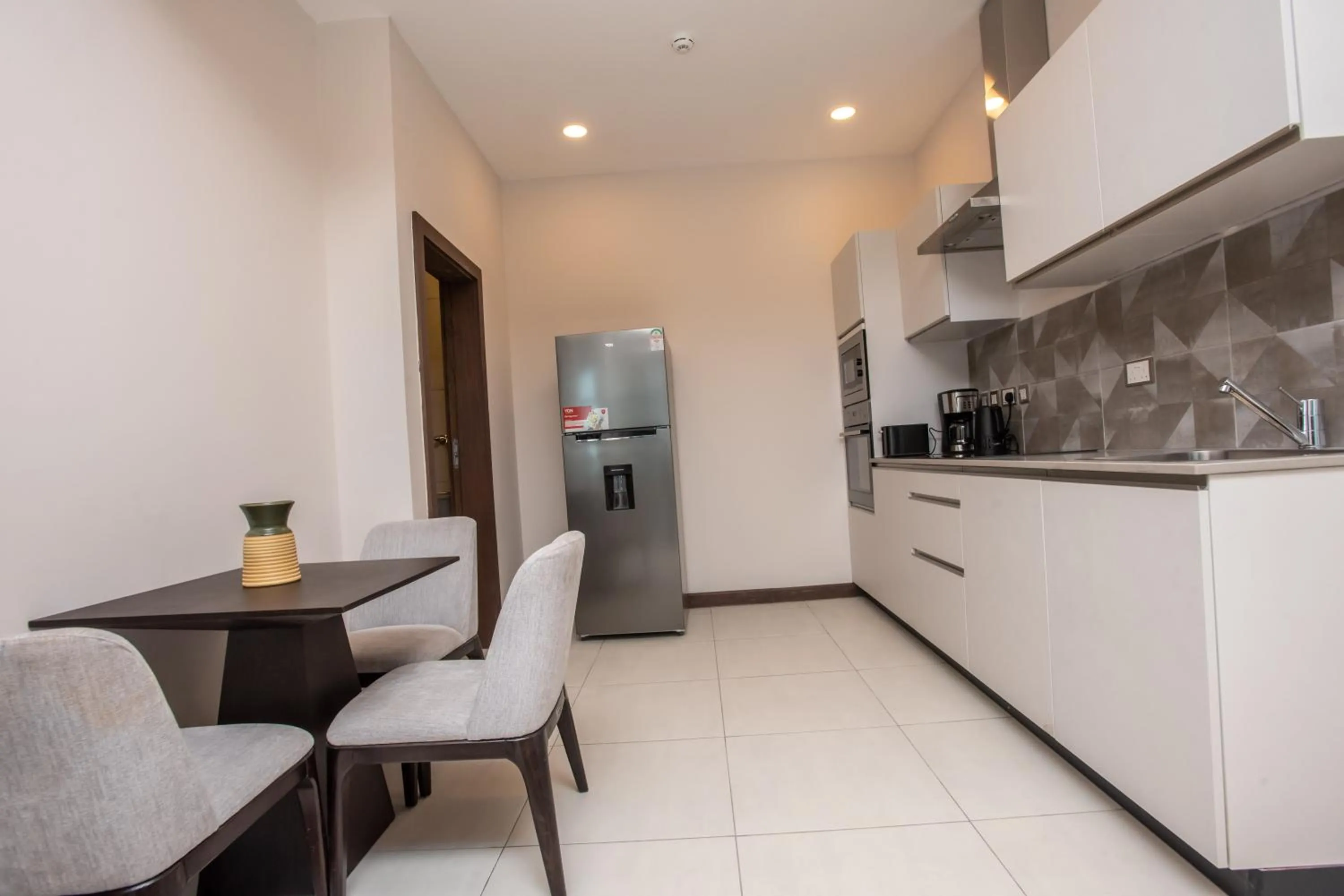 Kitchen or kitchenette in Skynest Residences by CityBlue, Nairobi Westlands