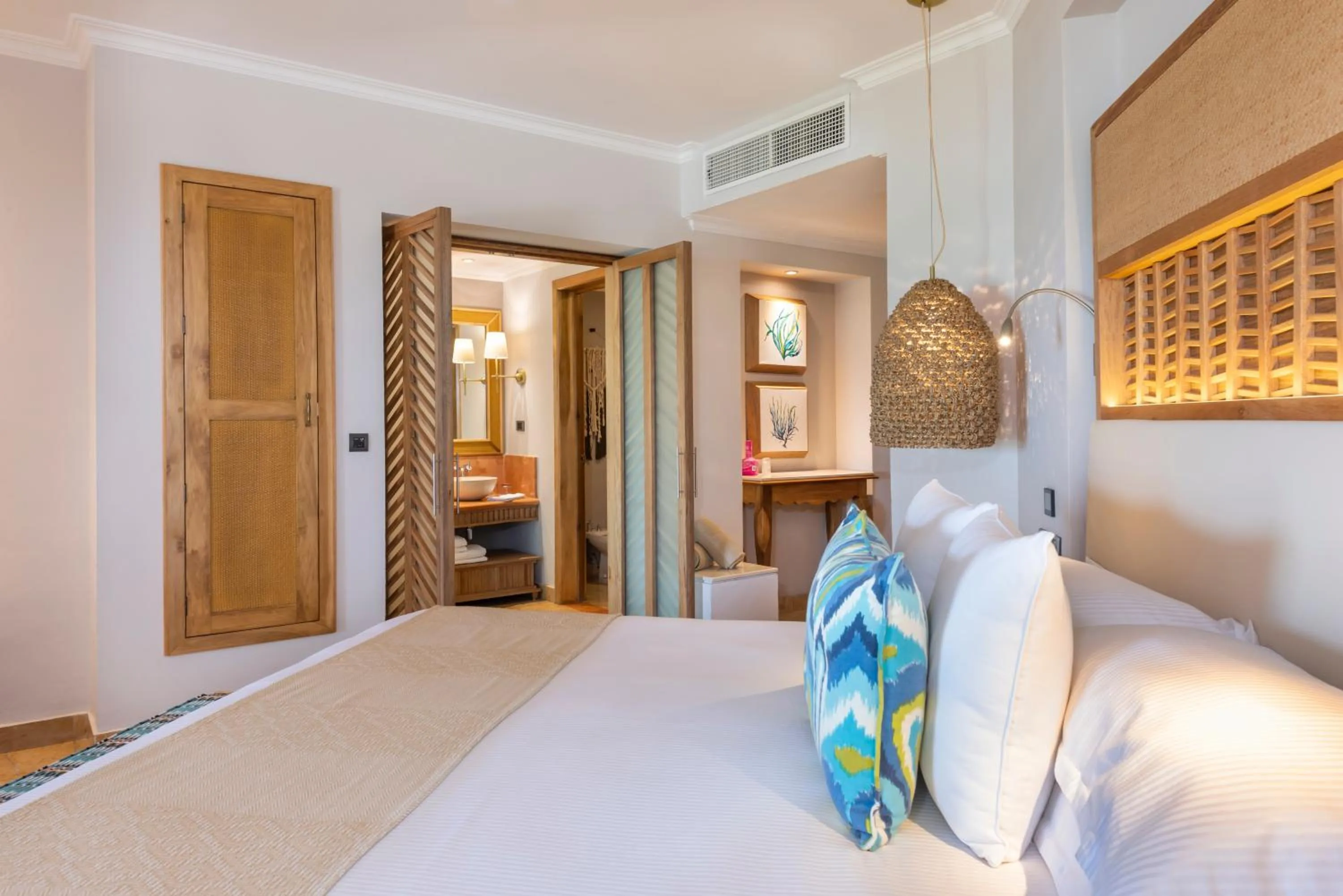 Bed in Valentin Imperial Riviera Maya All Inclusive - Adults Only