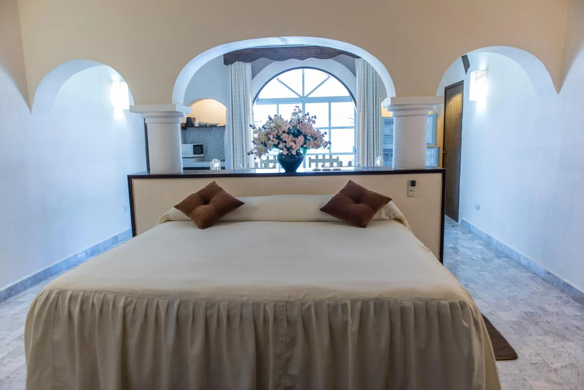 Bedroom, Bed in Villablanca Garden Beach Hotel