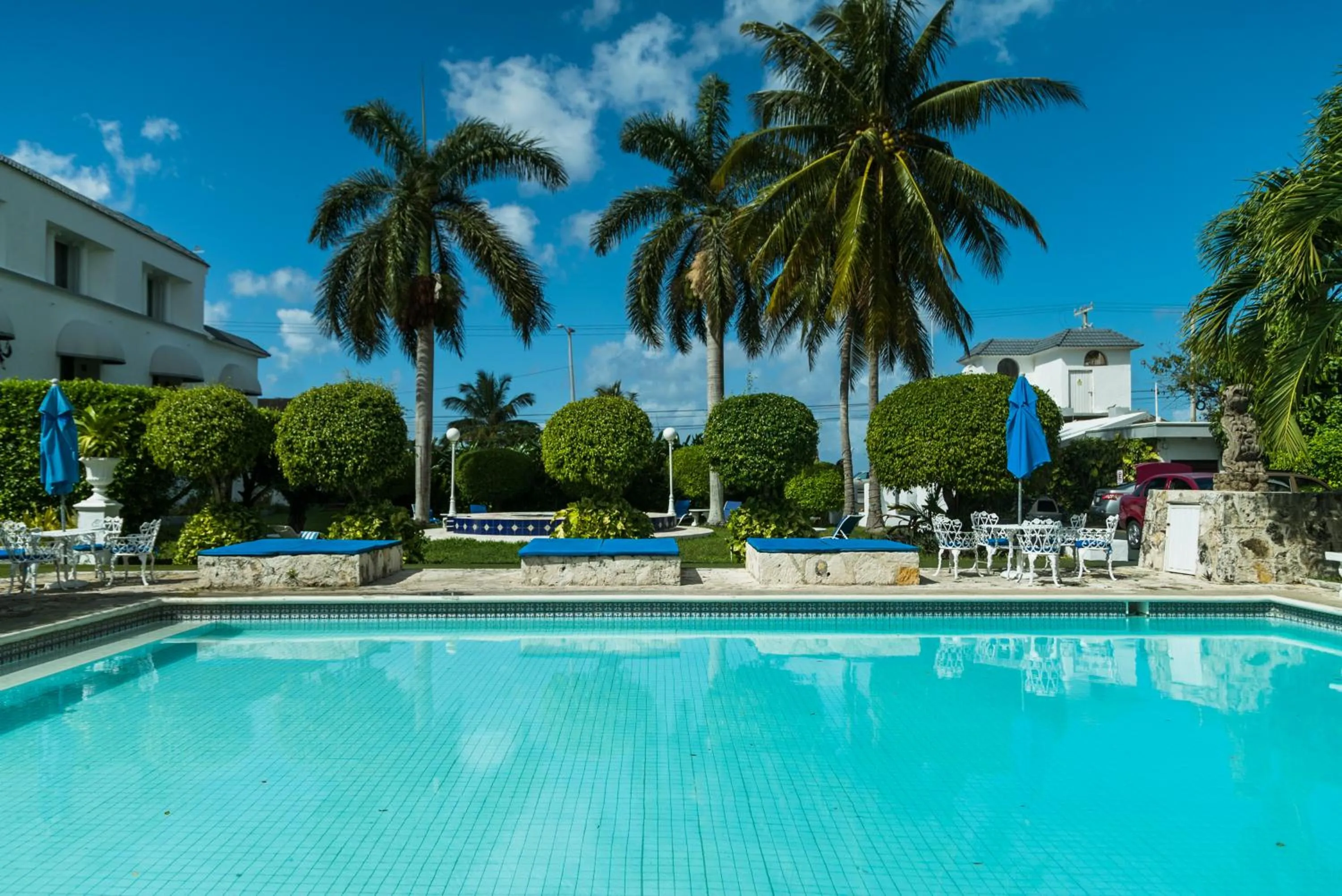 Pool view in Villablanca Garden Beach Hotel