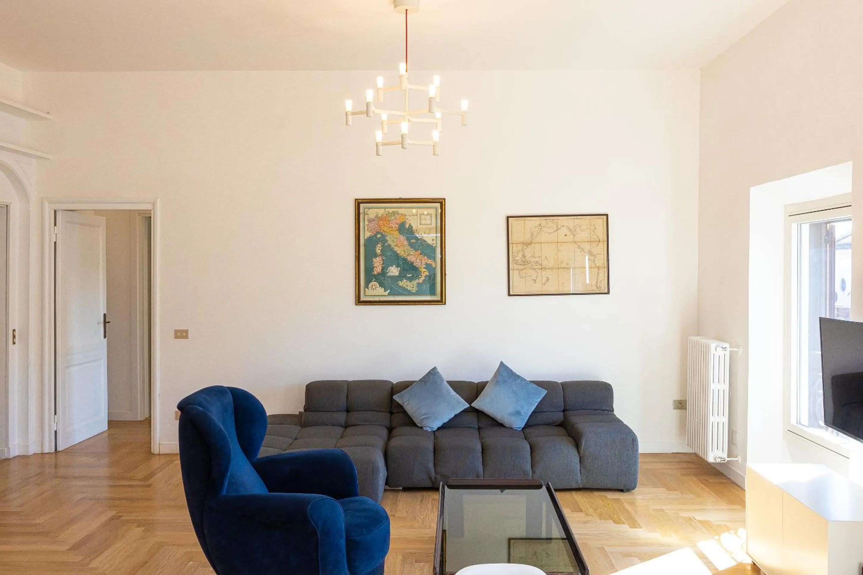 Living room in Giulio Cesare Penthouse Rental in Rome