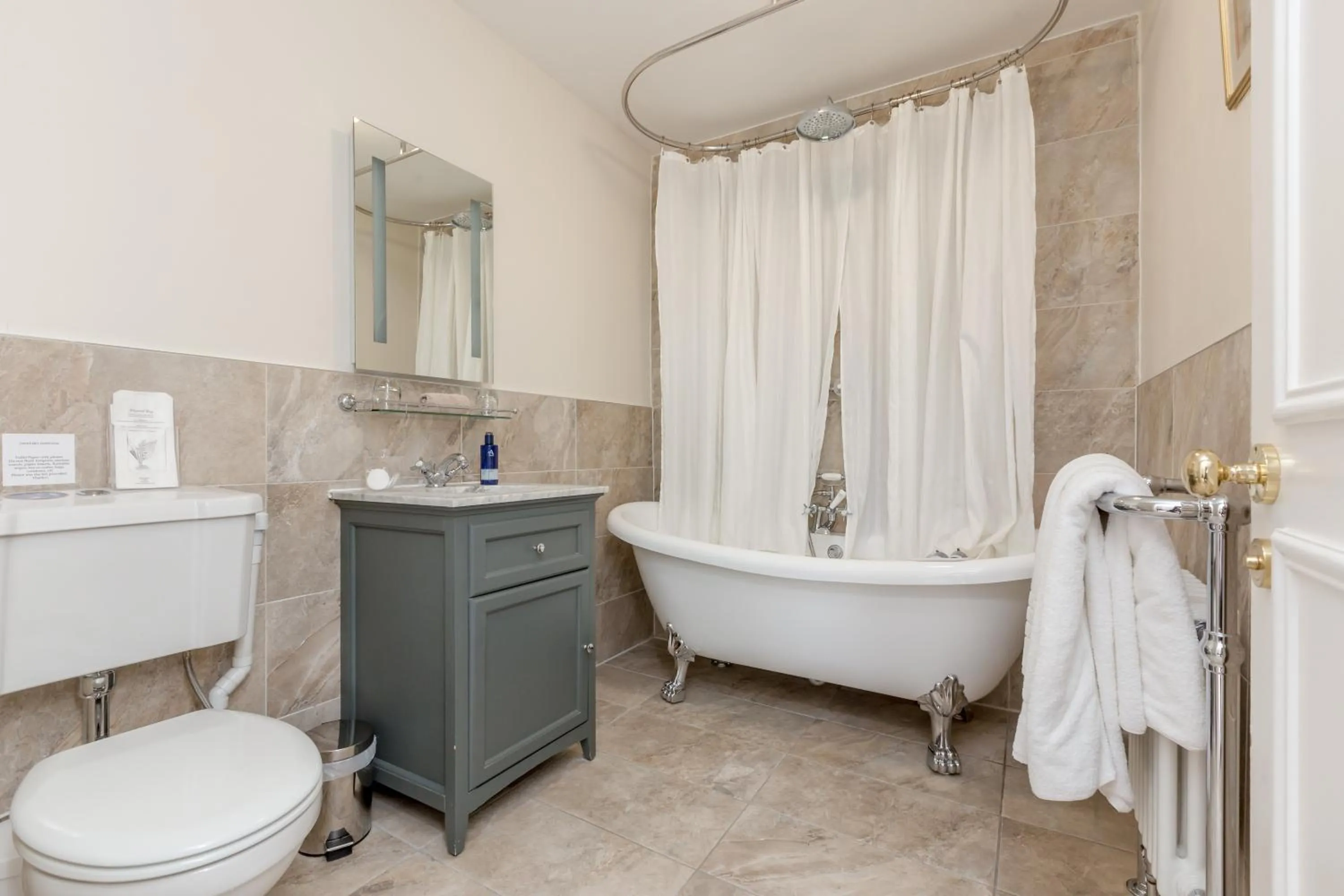 Bathroom in Victoria Square & The Orangery