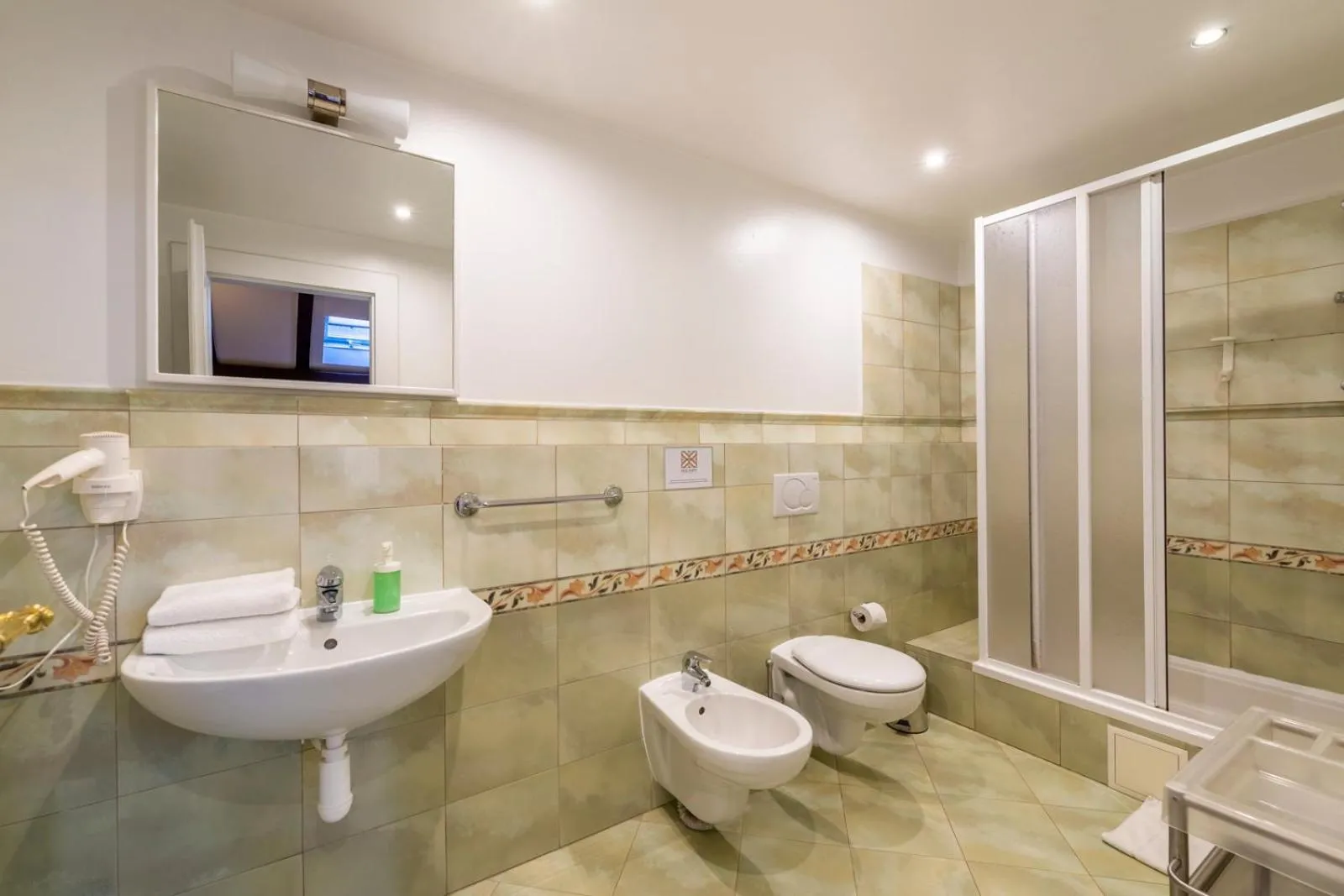 Shower in Janackovo - Riverside Residence