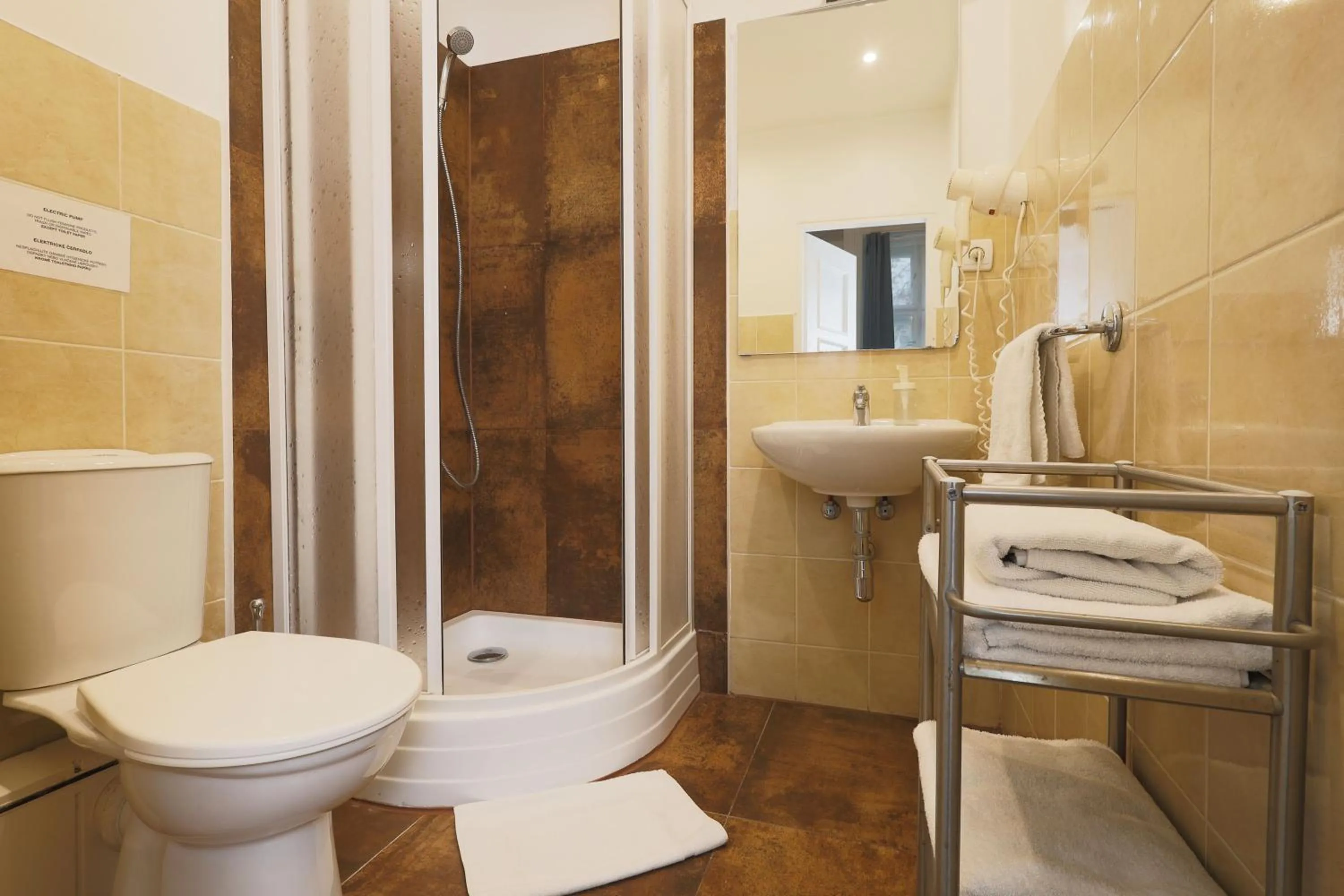 Shower in Janackovo - Riverside Residence