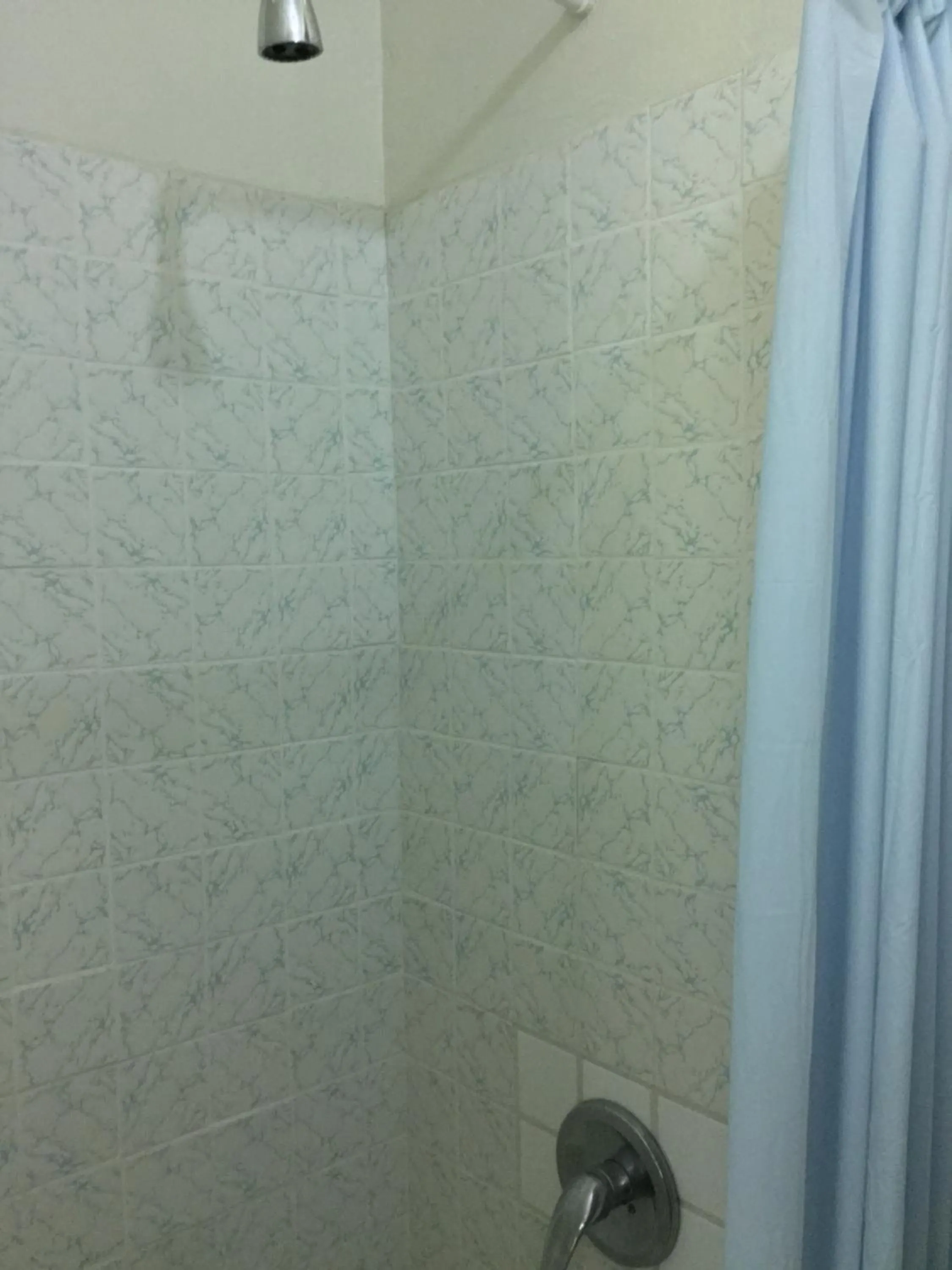 Shower in Harbour Vista Inn