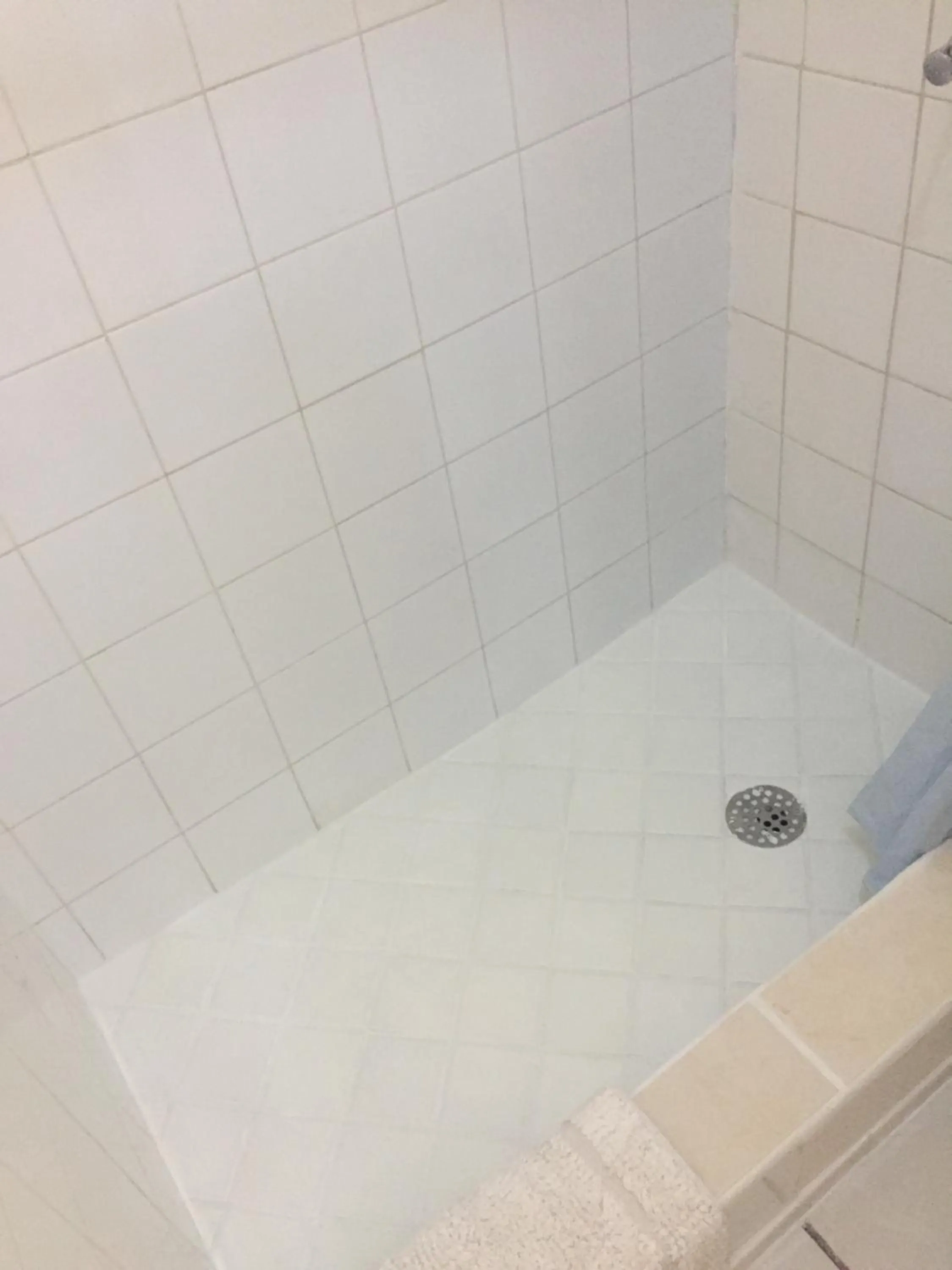 Shower in Harbour Vista Inn