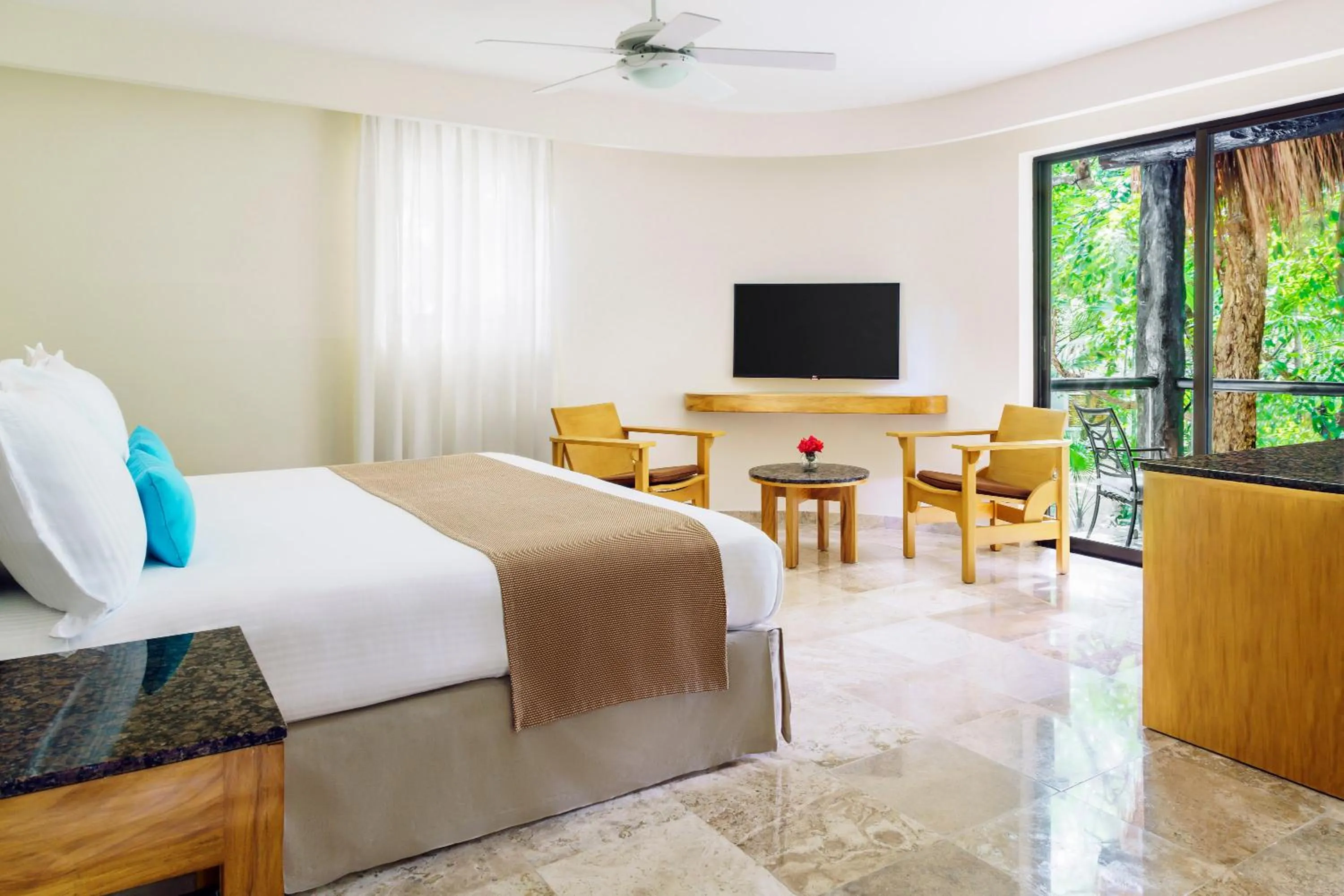 Bedroom, Bed in The Reef Playacar Beach Resort & Spa-Optional All Inclusive