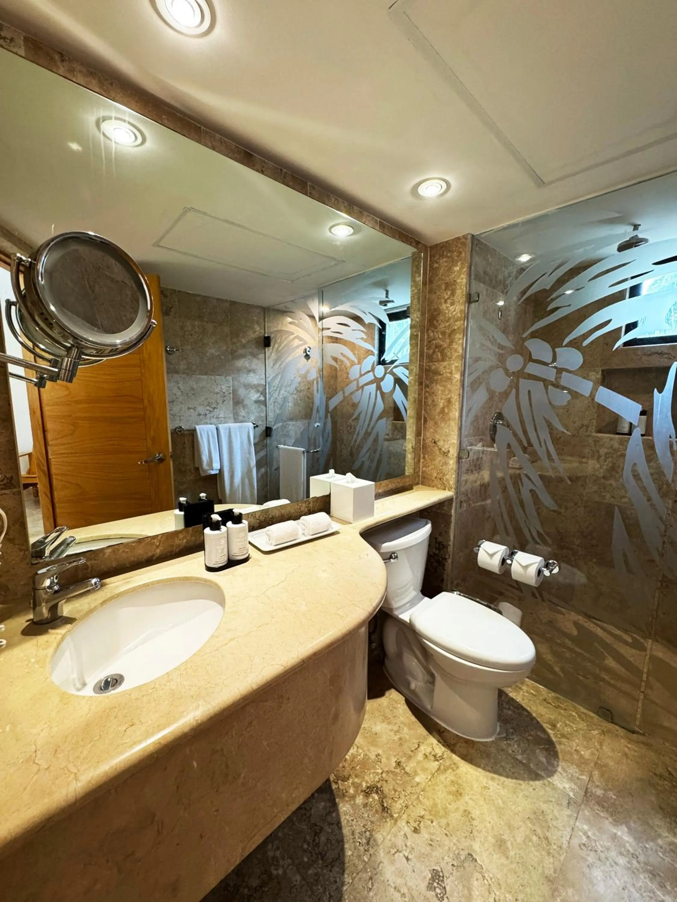 Bedroom in The Reef Playacar Beach Resort & Spa-Optional All Inclusive