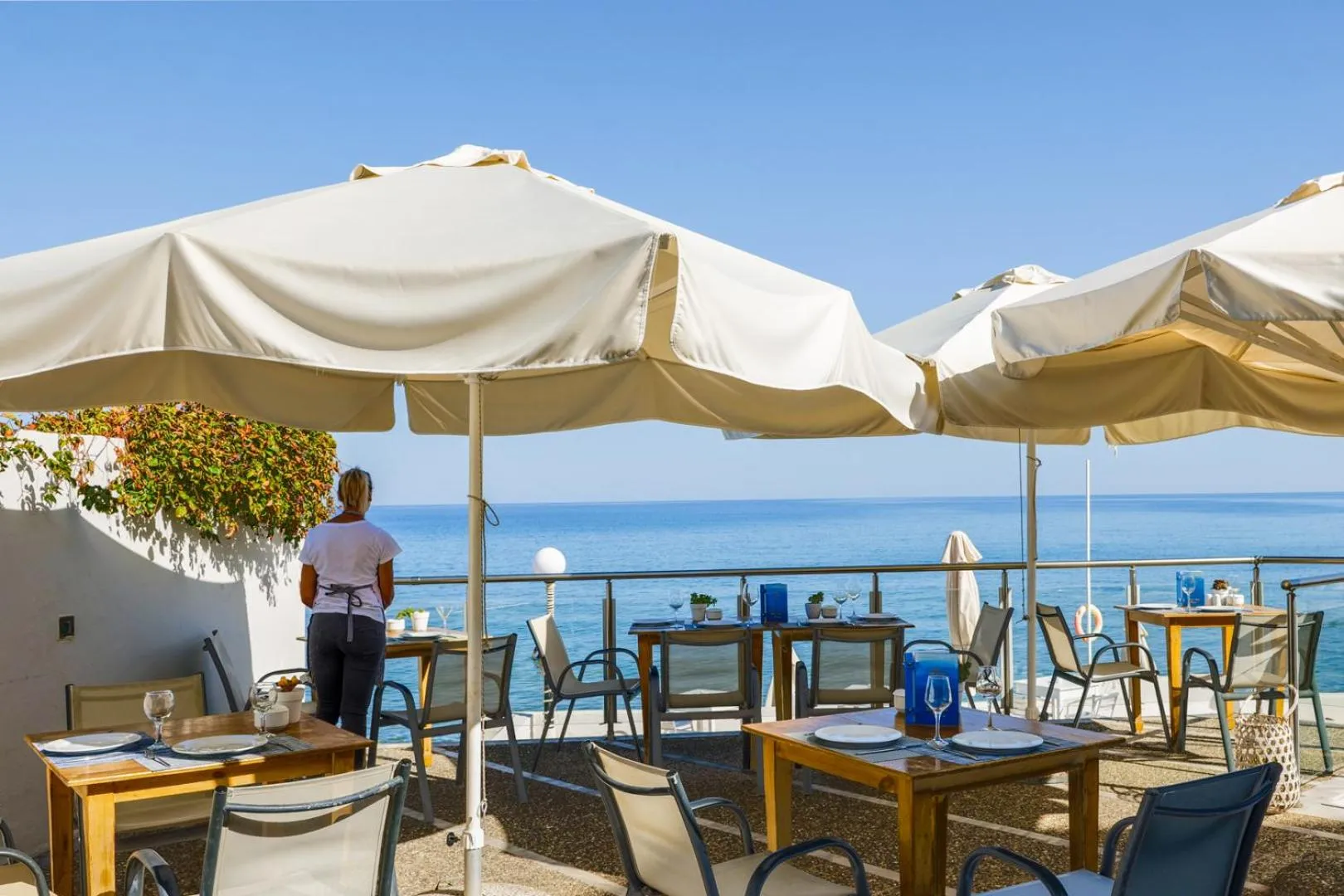 Restaurant/places to eat in Filoxenia Beach Hotel