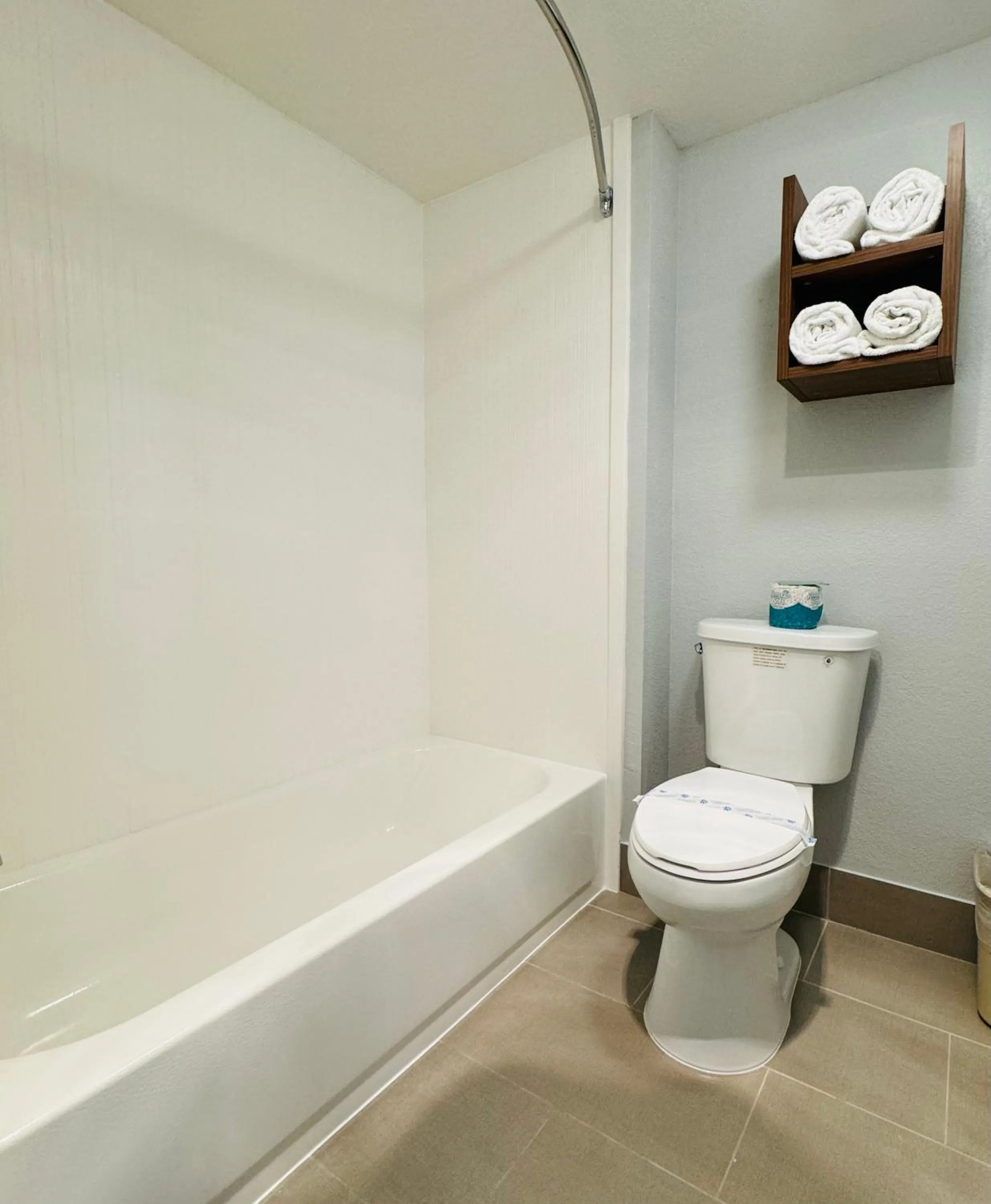 Bath in Best Western Desert Winds